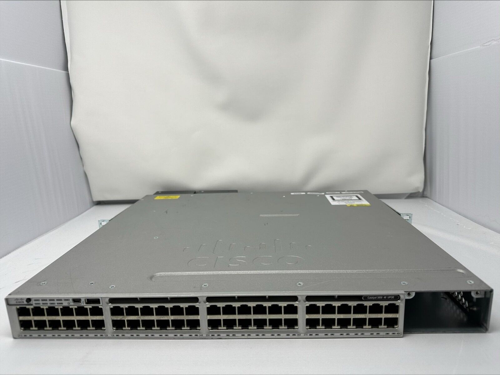 Cisco Catalyst WS-C3850-48U-E 48-Port Network Switch w 2x PSU
