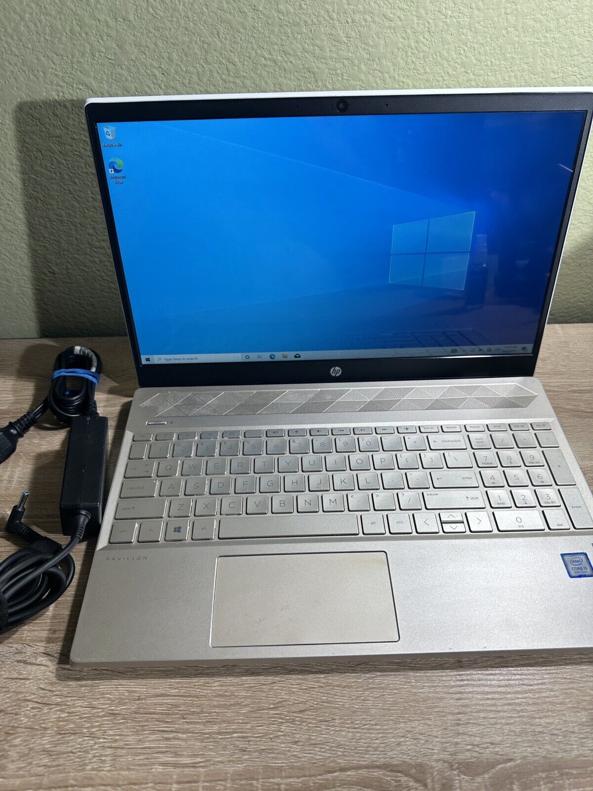 HP Pavilion Laptop TouchScreen - 8GB RAM - 1TB HD - RETAIL $998 - 15-cs0069nr