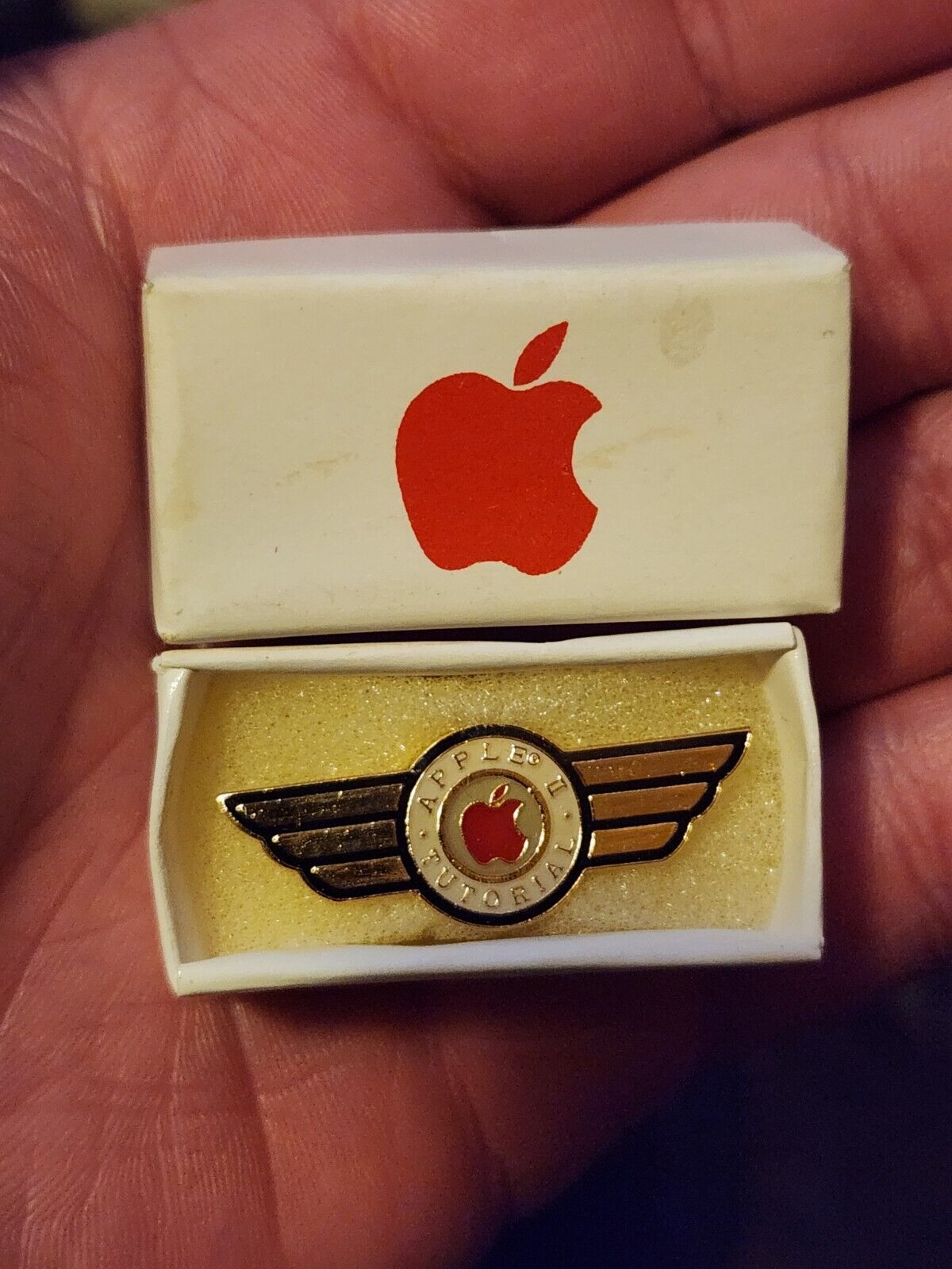 APPLE computer APPLE II TUTORIAL pin badge Mac MACINTOSH New In Box Rare