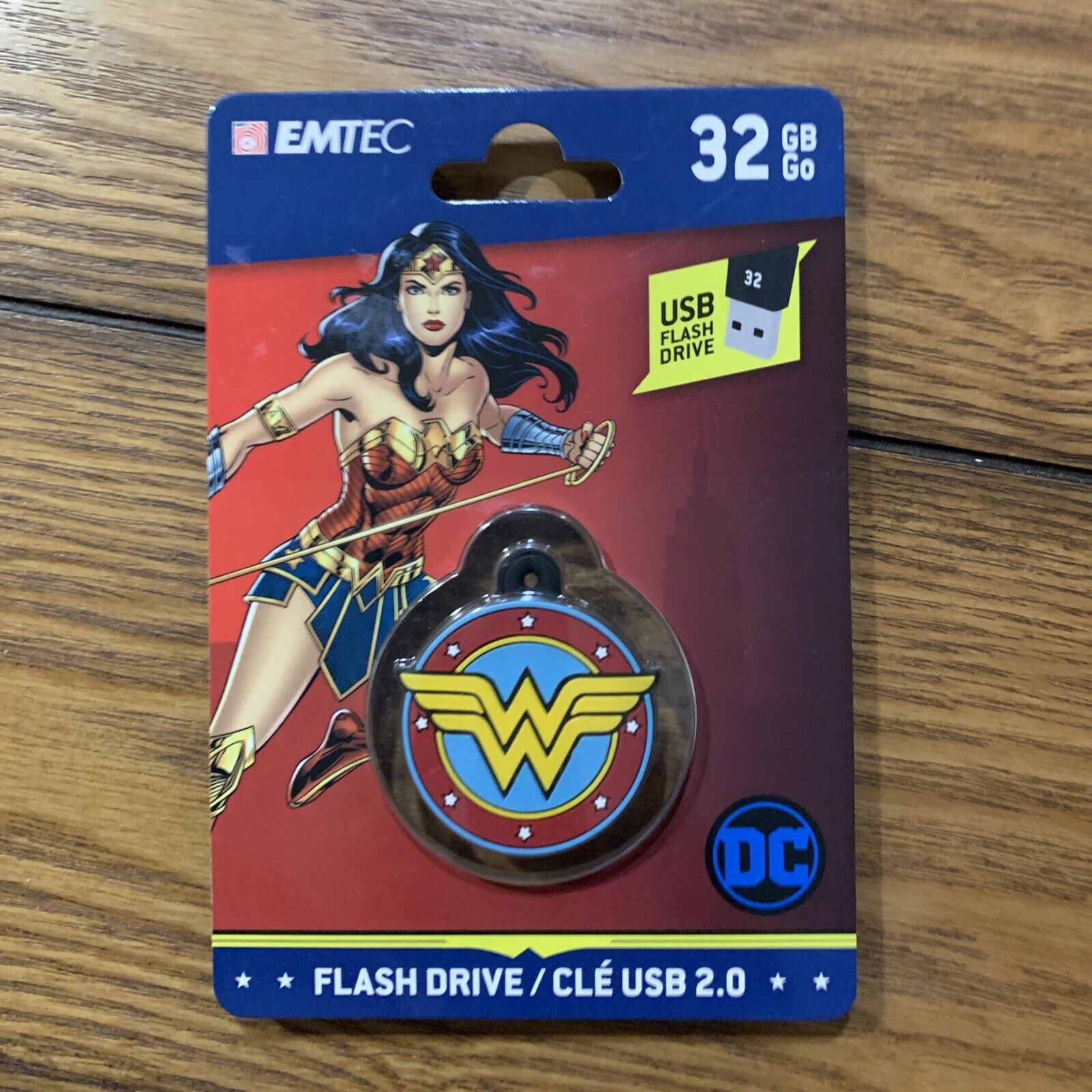 Emtec Wonder Woman USB 32 GB Flash Drive Keychain Back to School DC New