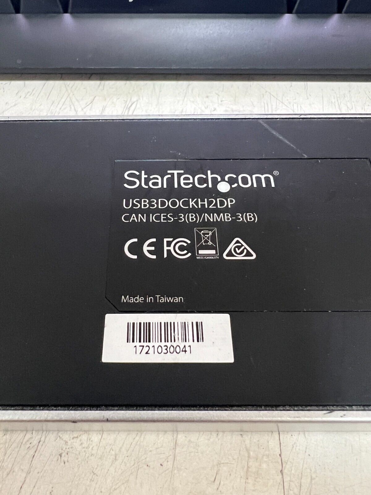 StarTech Triple-Monitor USB 3.0 Docking Station - Black/Silver ,no power supply