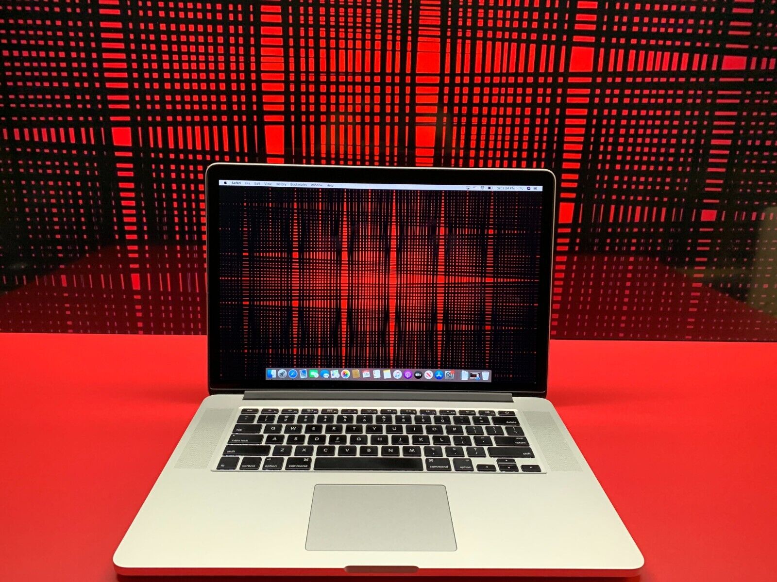 CYBER - Apple MacBook Pro 15