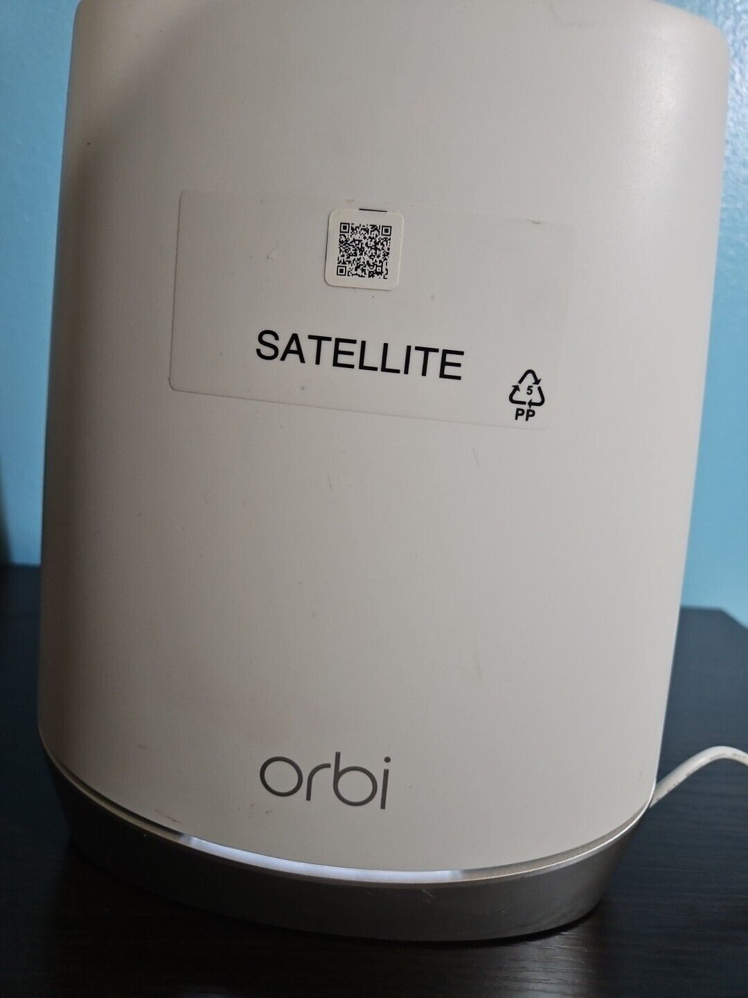 NETGEAR Orbi Whole Home Tri-band Mesh WiFi 6 Add-on Satellite (RBS750)