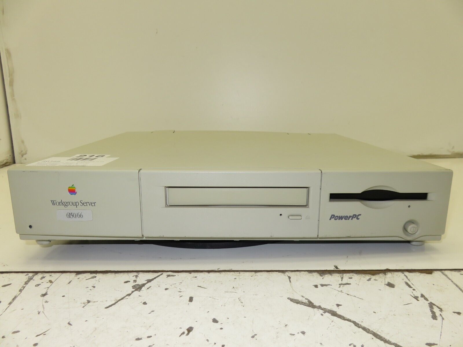 Apple M1596 Workgroup Server 6150/66 - No HDD