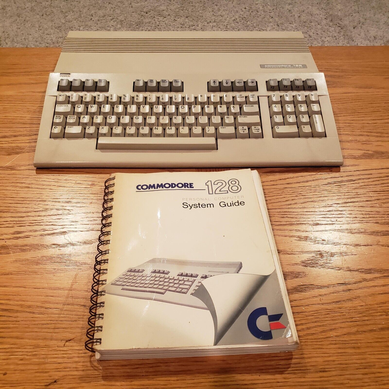 Commodore 128 Computer - working  Boots 4 operating systems w/ Disks & Manual