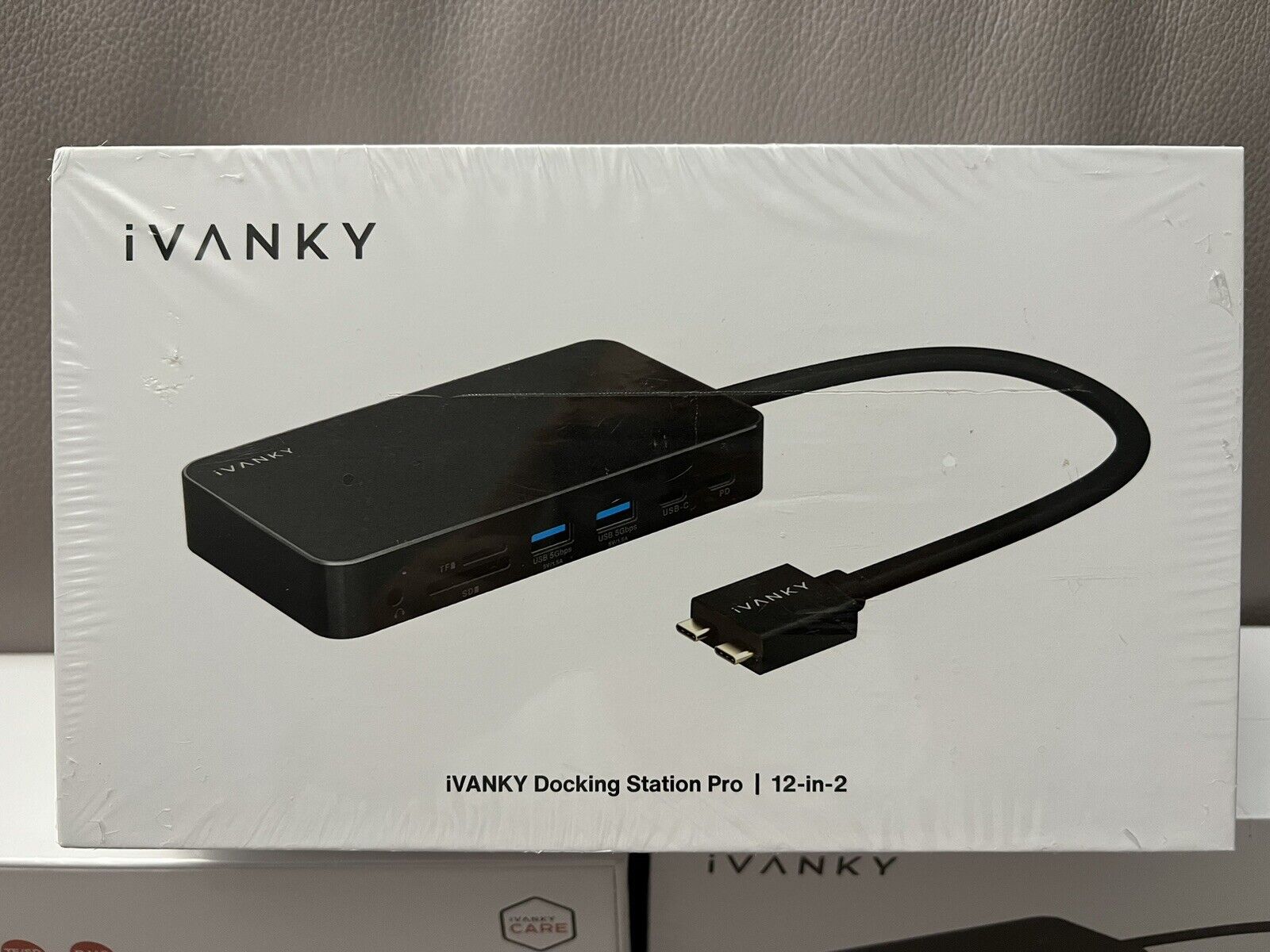 Ivanky VCD03 12 In 2 USB-C Macbook Pro Docking Station Dual 4K@60 Hz NIB