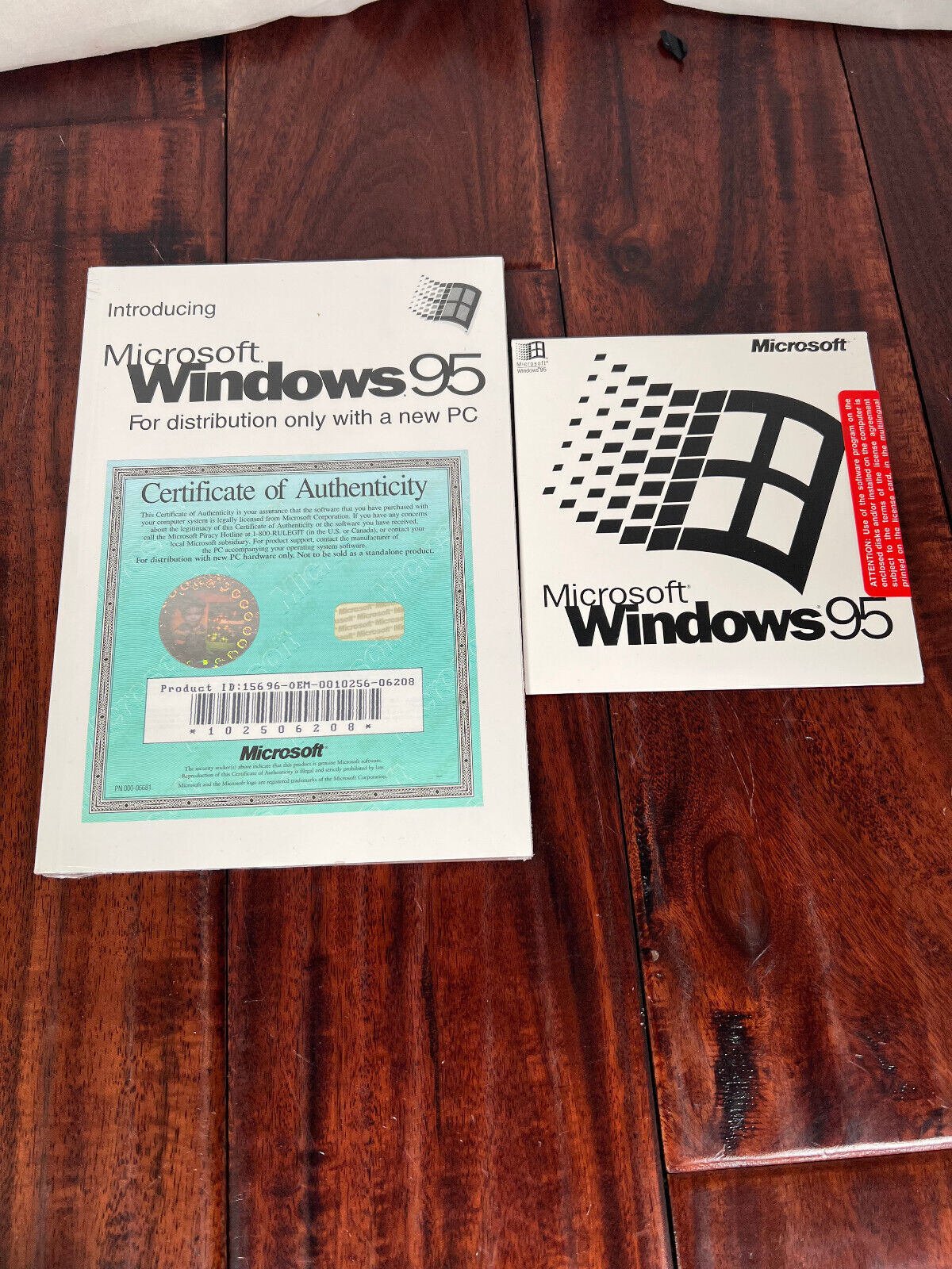 Microsoft Windows 95 CD NEW sealed w/ Certificate of Authenticity *