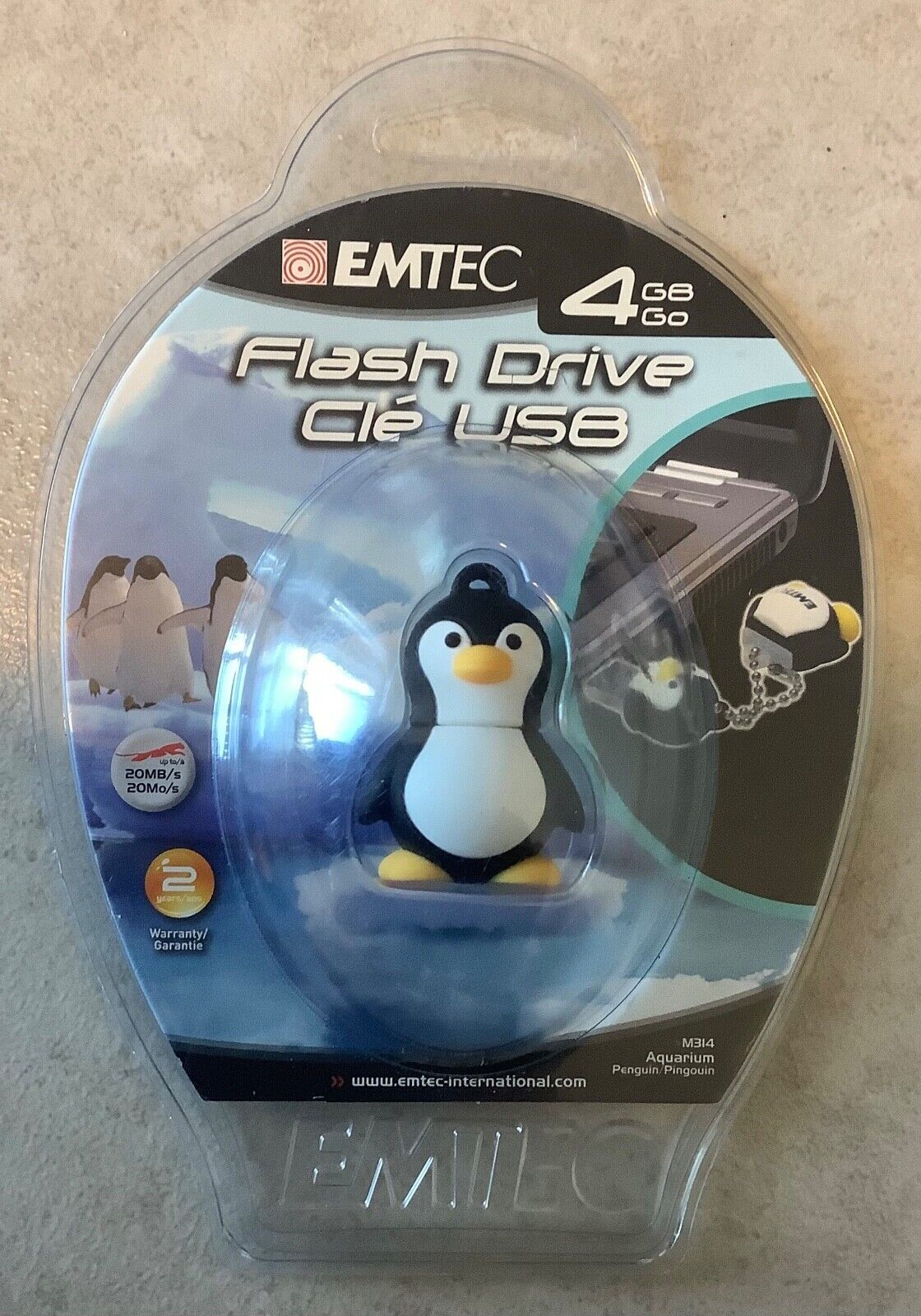 EMTEC Aquarium Penguin 4 GB USB Flash Drive-New In Package- .