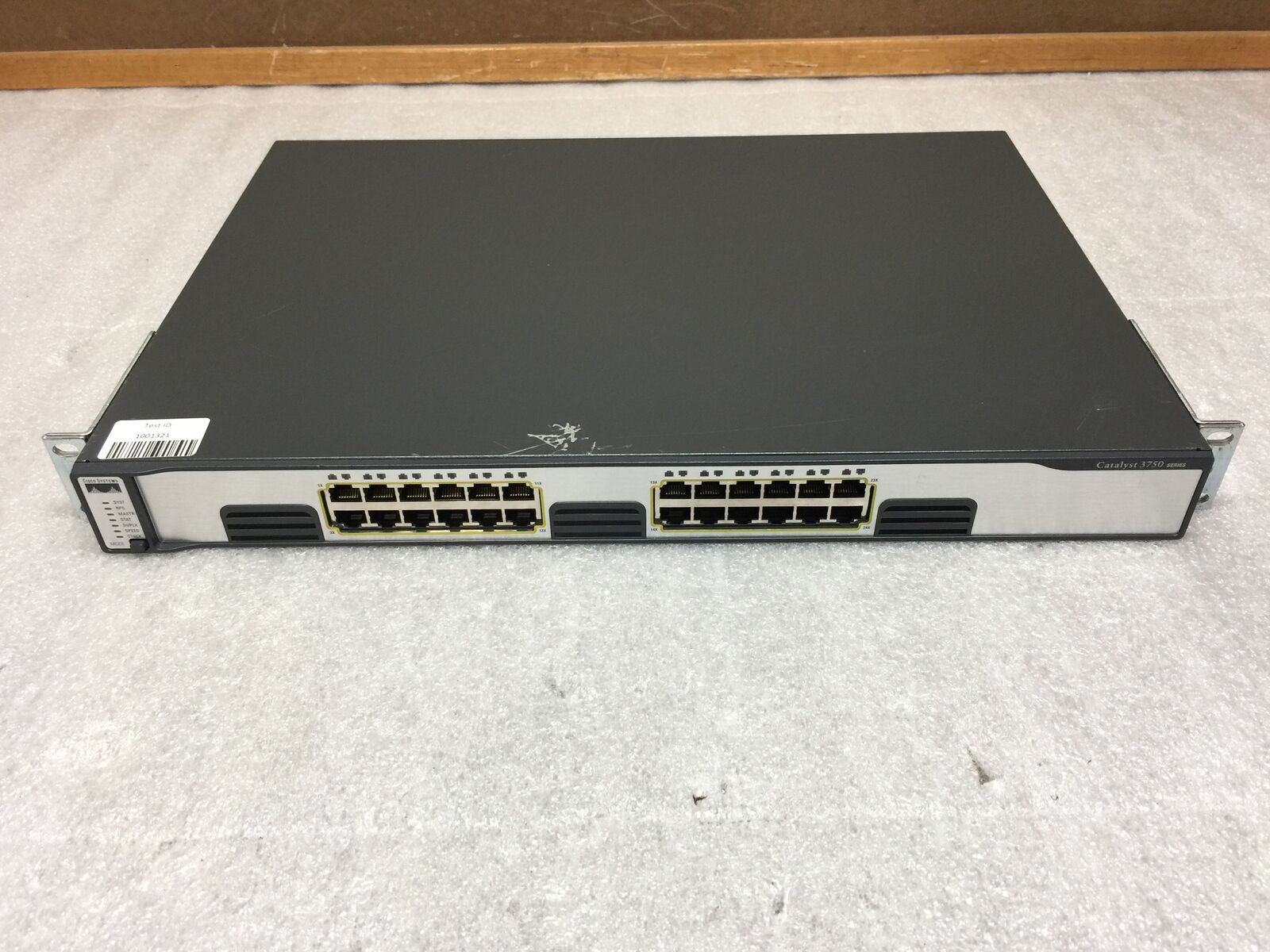 Cisco Catalyst 3750-G WS-C3750G-24T-S V05 24-Port Gigabit Ethernet Switch