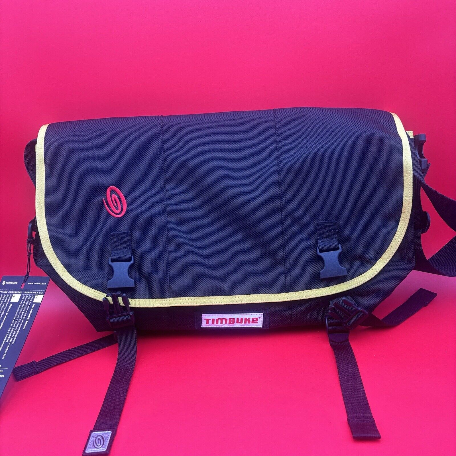 Timbuk2 Messenger Bag travel  - Medium - Custom Coloring laptop protection black