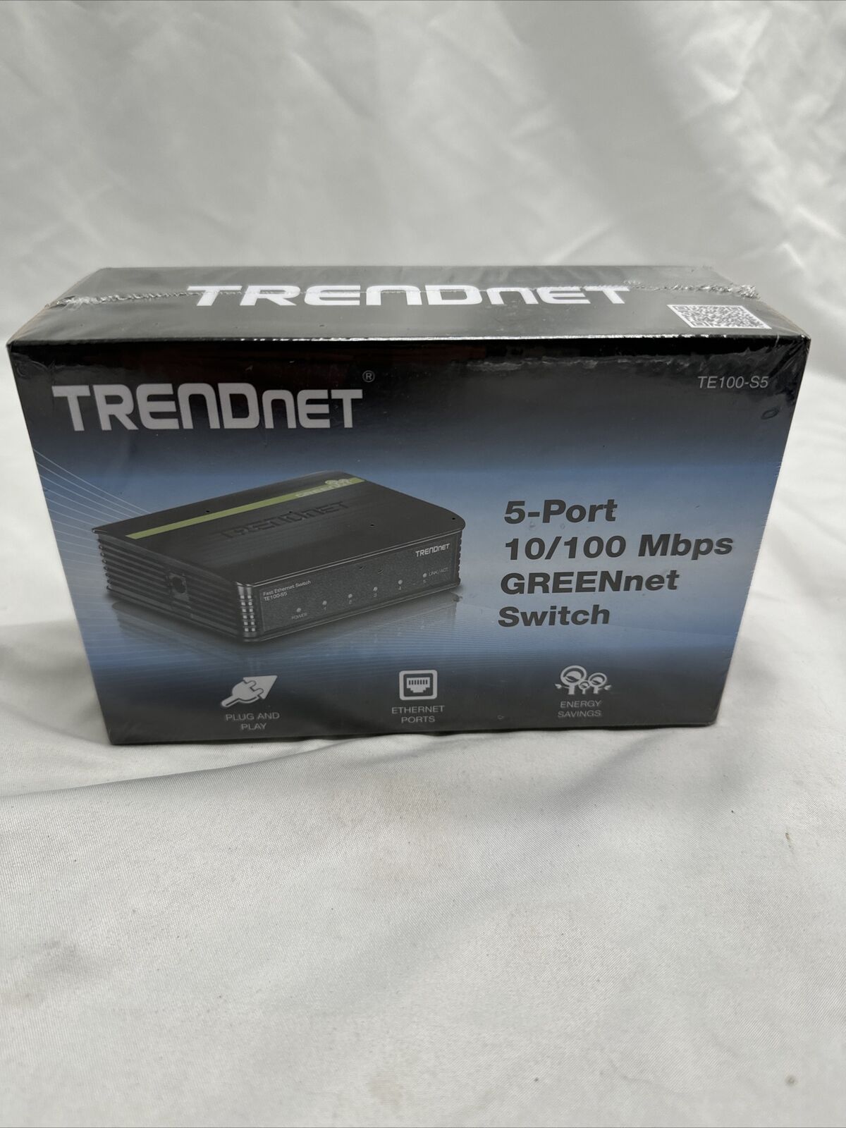 NEW SEALED TRENDnet  5-Port 10/100Mbps Fast Ethernet Switch.