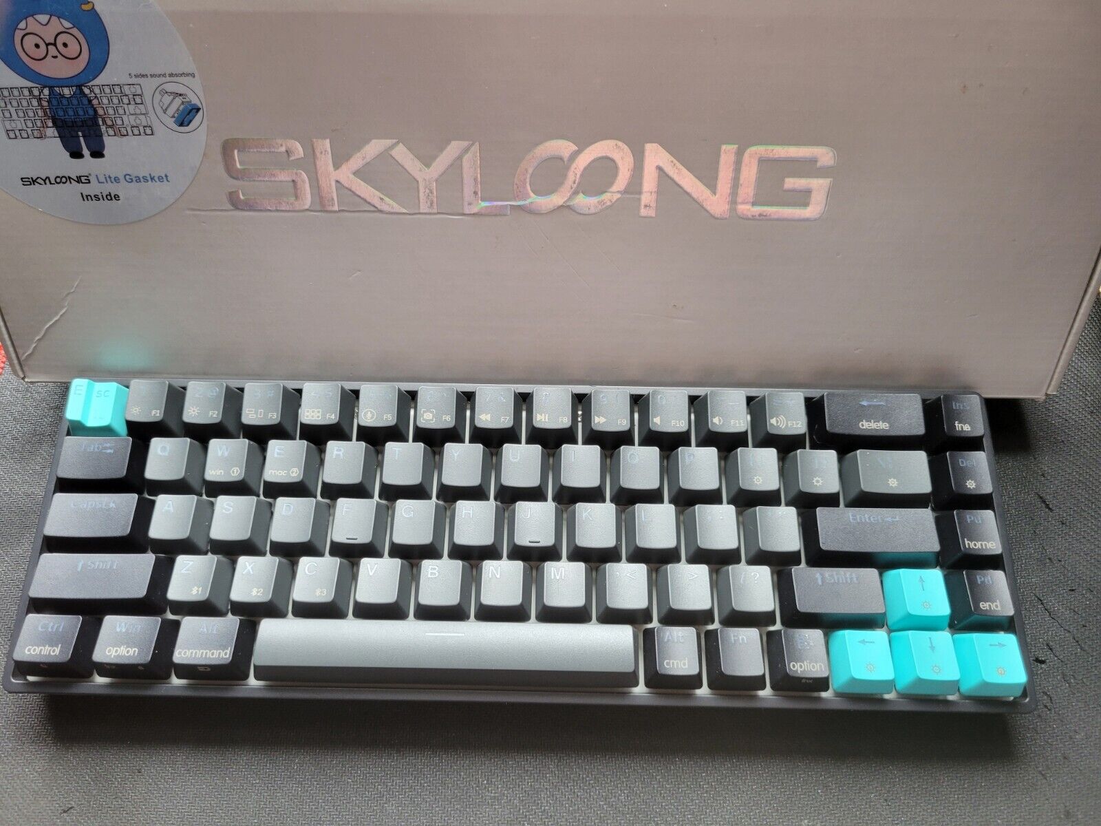 Mechanical Keyboard Gaming 68-key RGB Bluetooth (65%) Gateron Optical Yellow