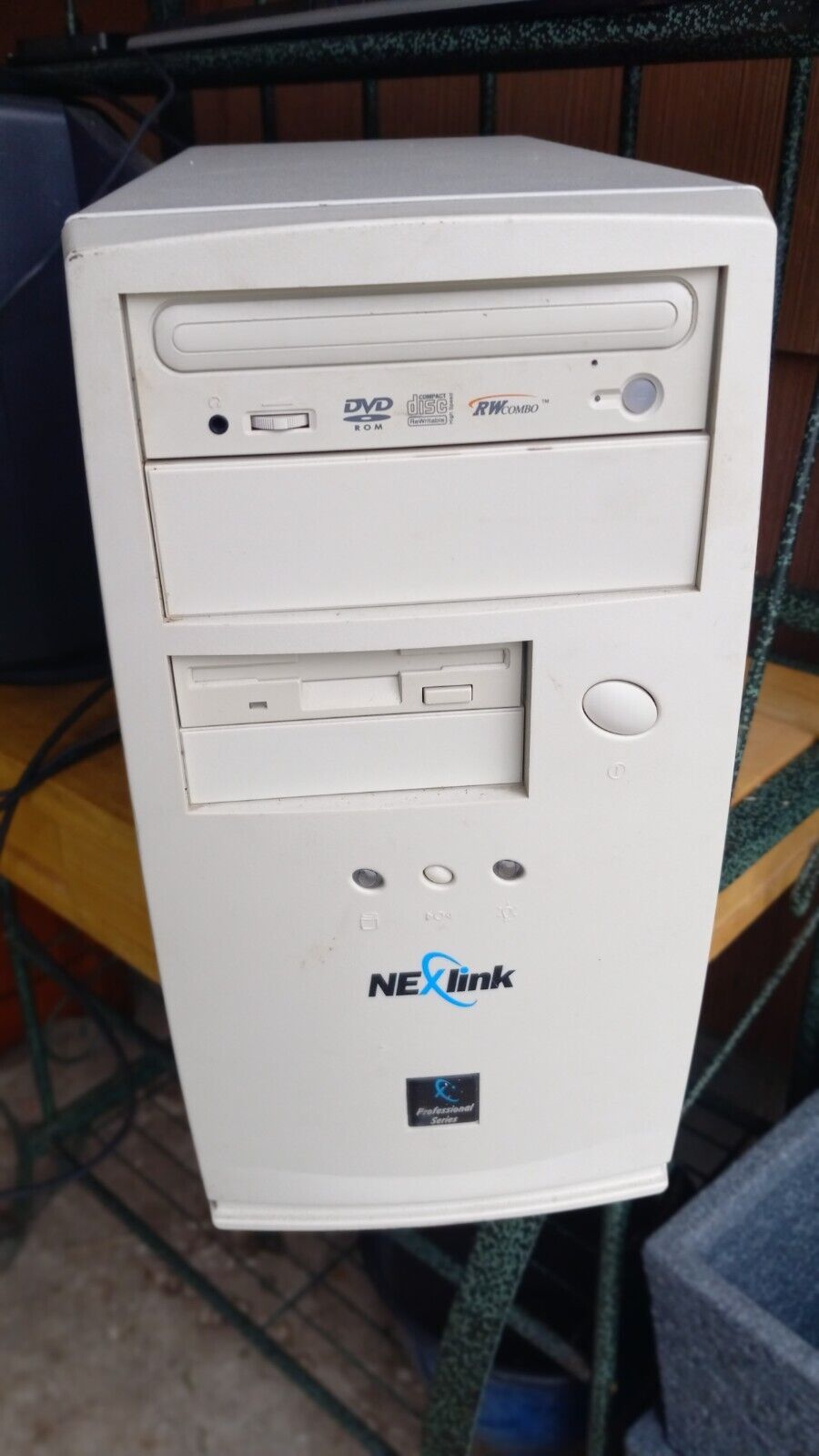 Nexlink PC Pentium 4 3.00GHz 496MB RAM - Windows XP Pro Retro Gaming - Working