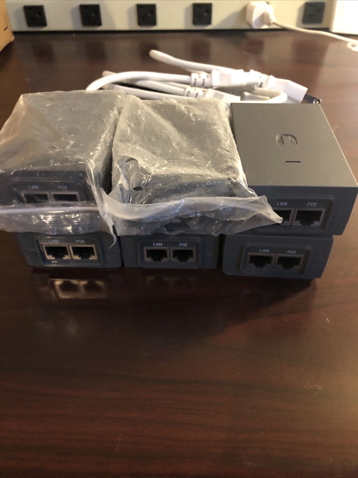 Ubiquiti Networks POE-24-12W-G 24V 1A PoE Injector with Cords.