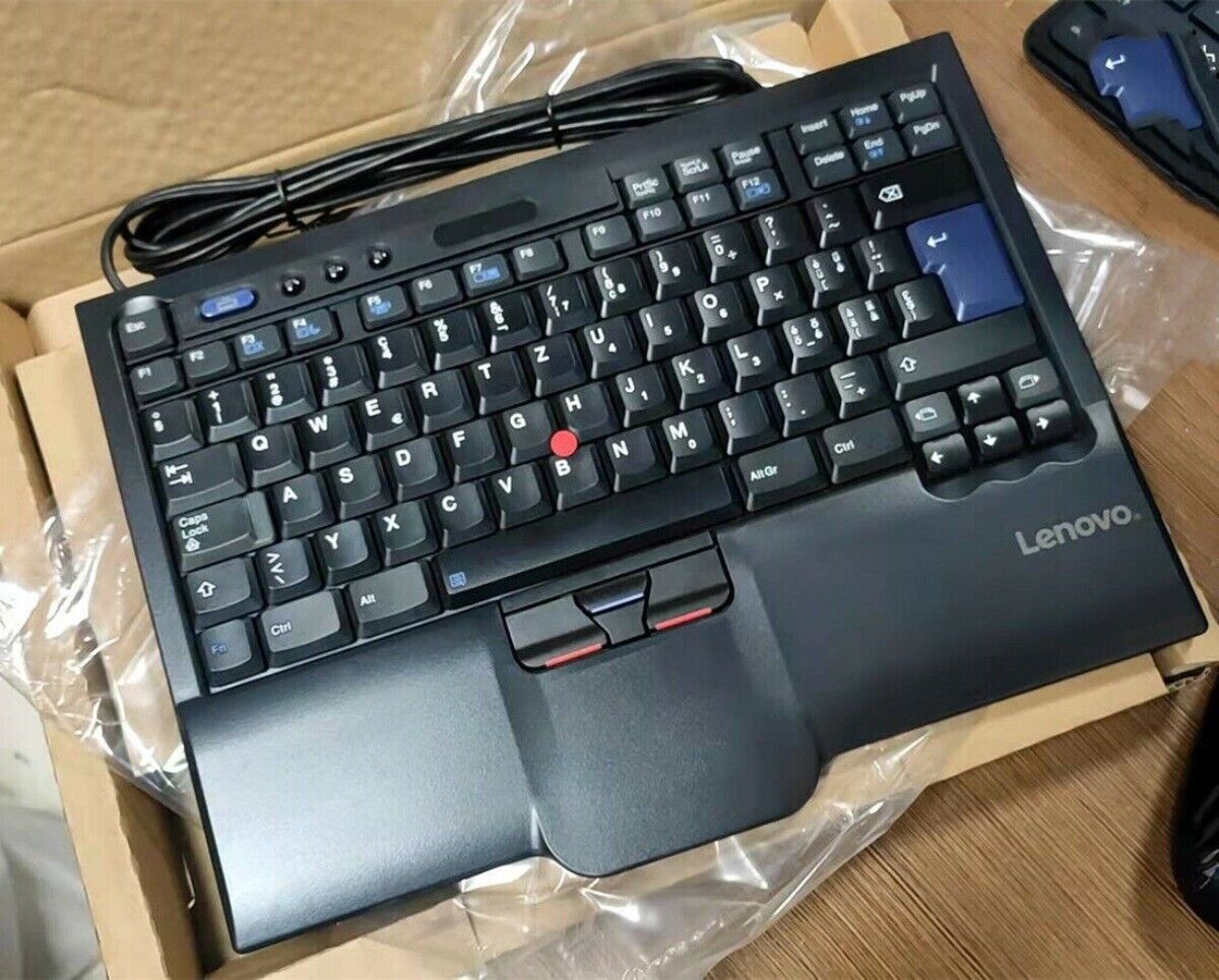 Original Lenovo Swiss SK-8845cr Keyboard UltraNav USB Wired Keyboard Plug & Play