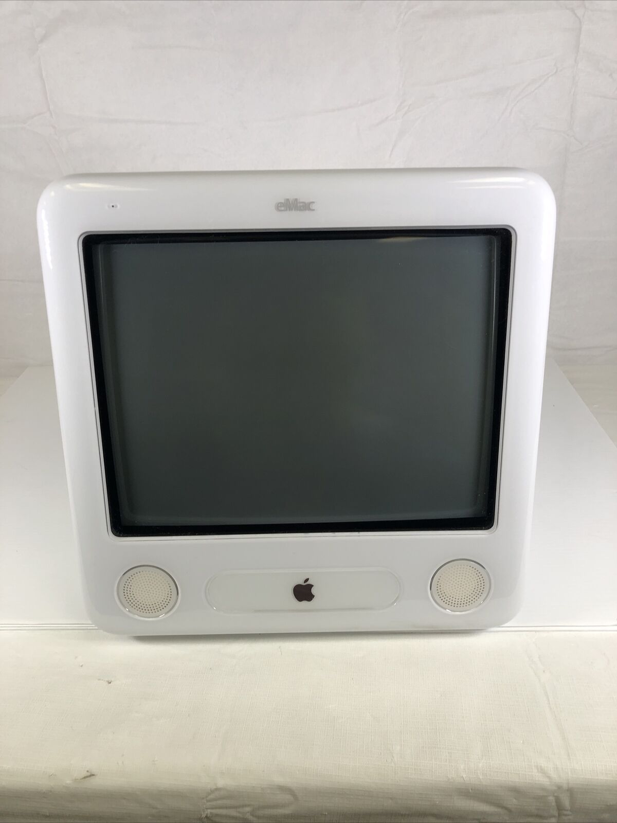 Vintage Apple eMac A1002 PowerPC G4 @ 1.25 GHz 512 MB Ram I Mac OS X 10.5.8