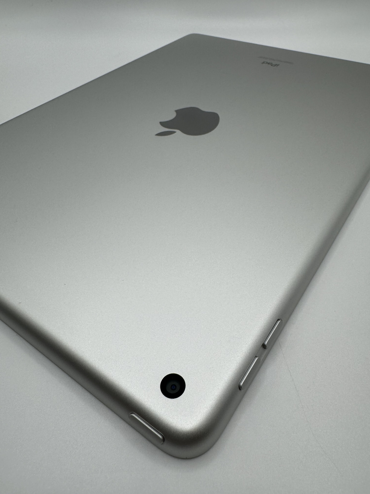 Apple iPad 9th Gen WIFI 64GB Silver 10.2in A Grade Open Box Ship Fast