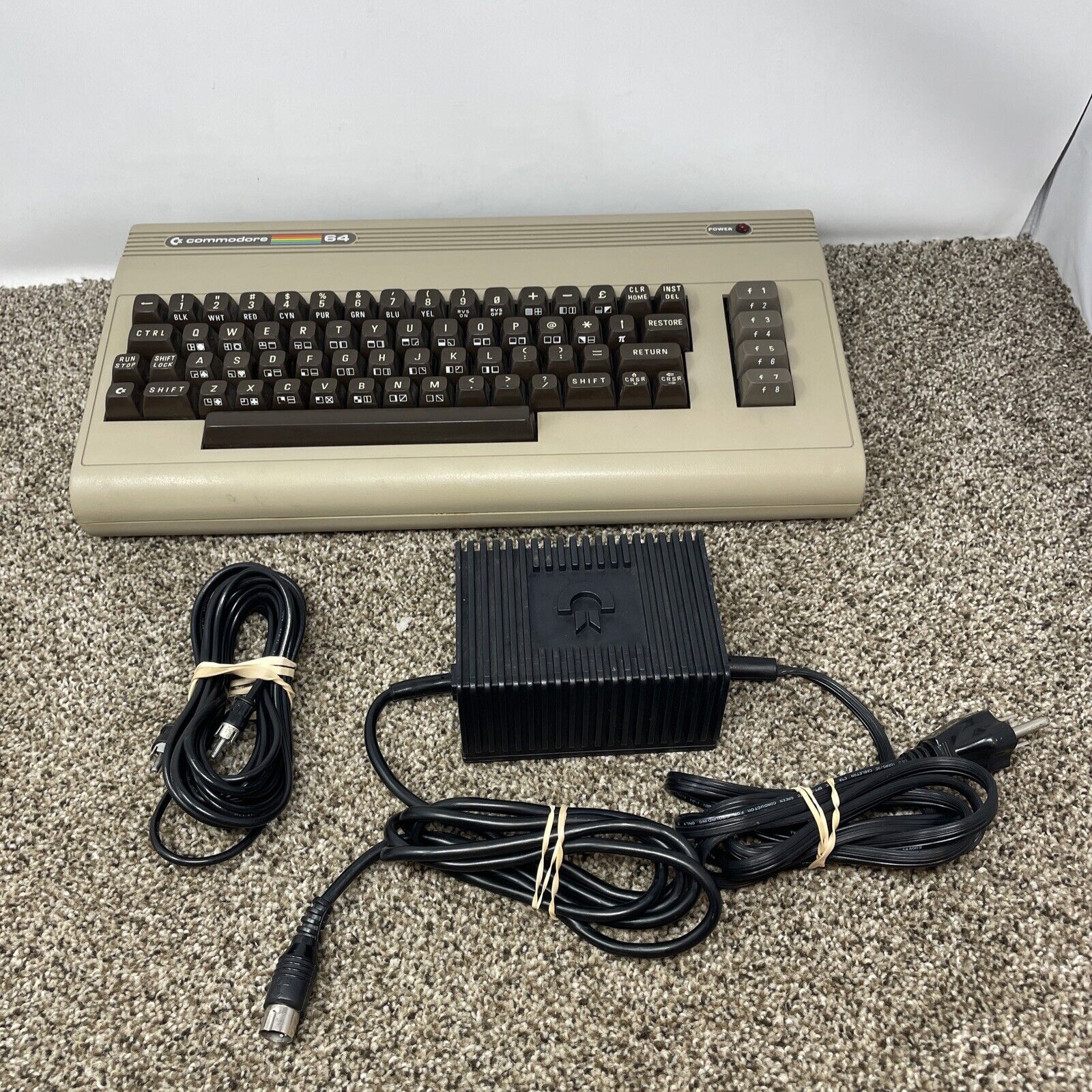 Vintage Commodore 64 Personal Computer - Tested and working Breadbin