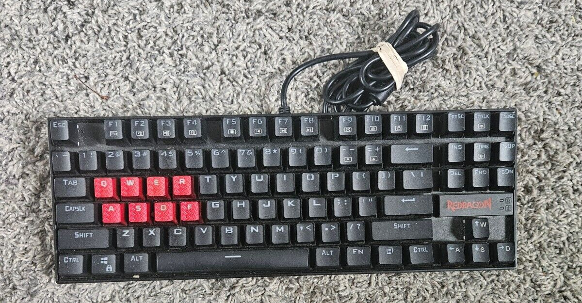 Redragon KUMARA LED Backlit Mechanical Gaming Keyboard Wired RDK552