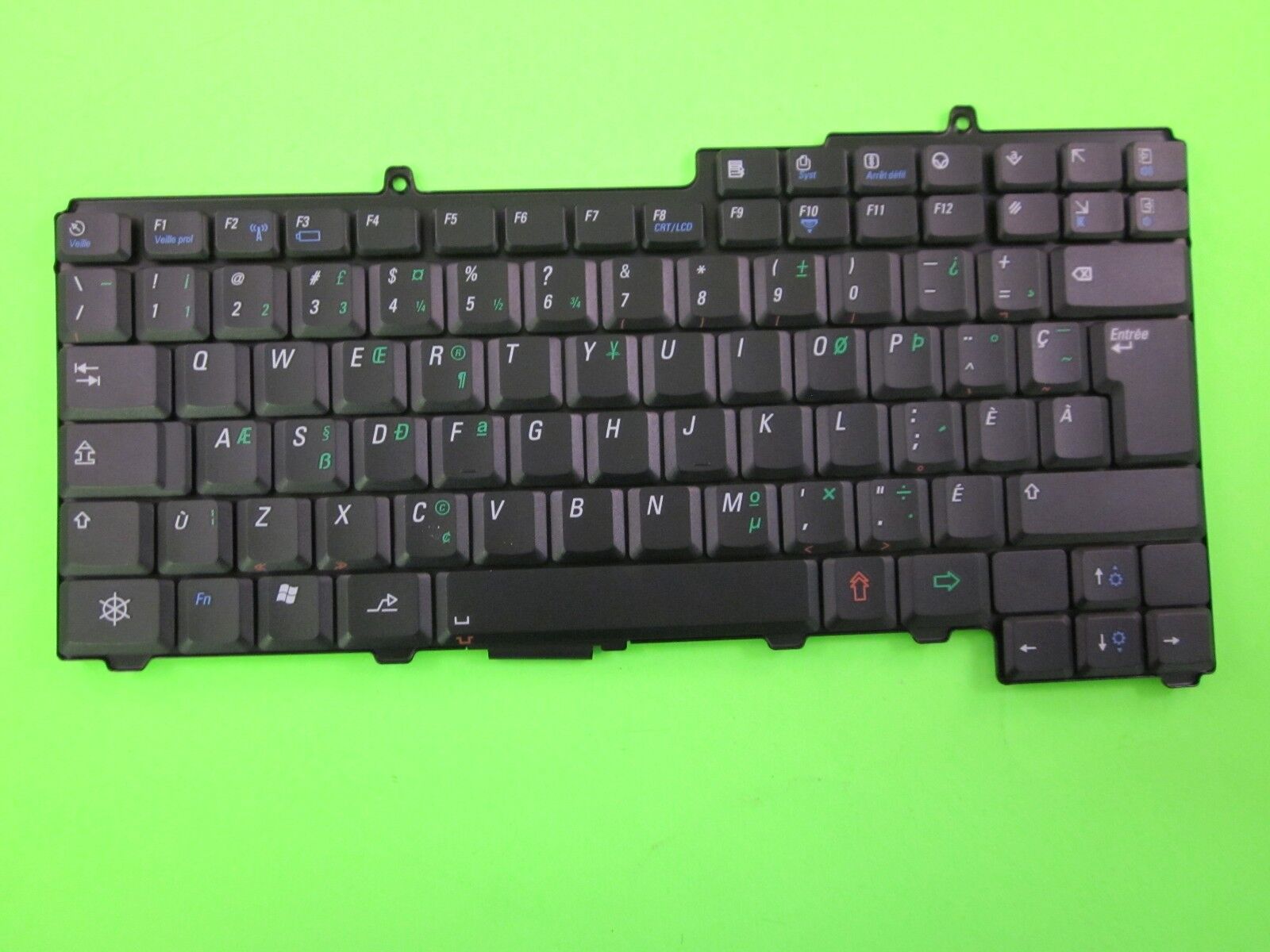 NEW AUTHENTIC Dell Inspiron 1501 6400 9400 French Canadian Laptop Keyboard XD986