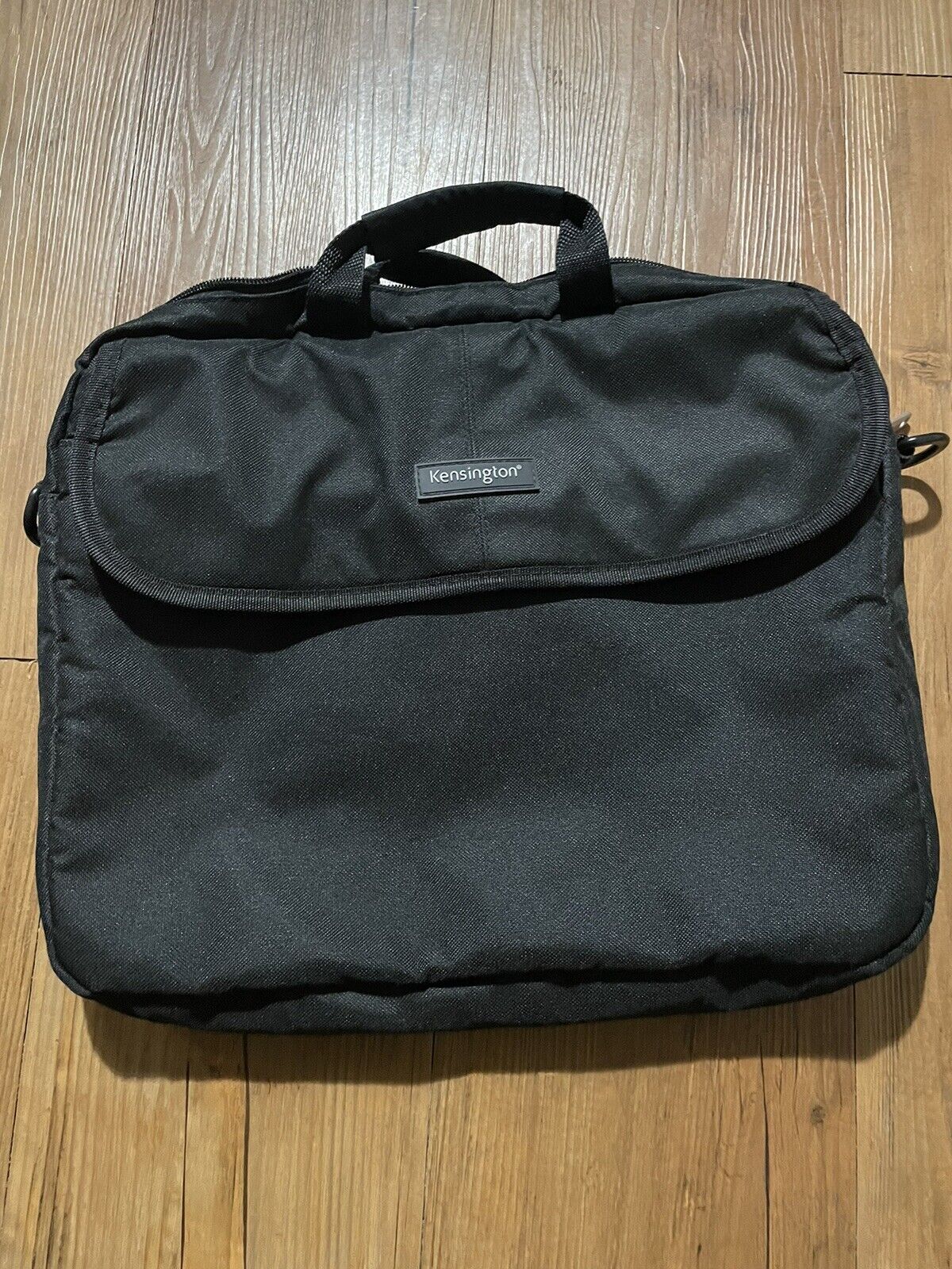 Kensington Black Padded Neoprene Laptop Bag Pre-Owned - 
