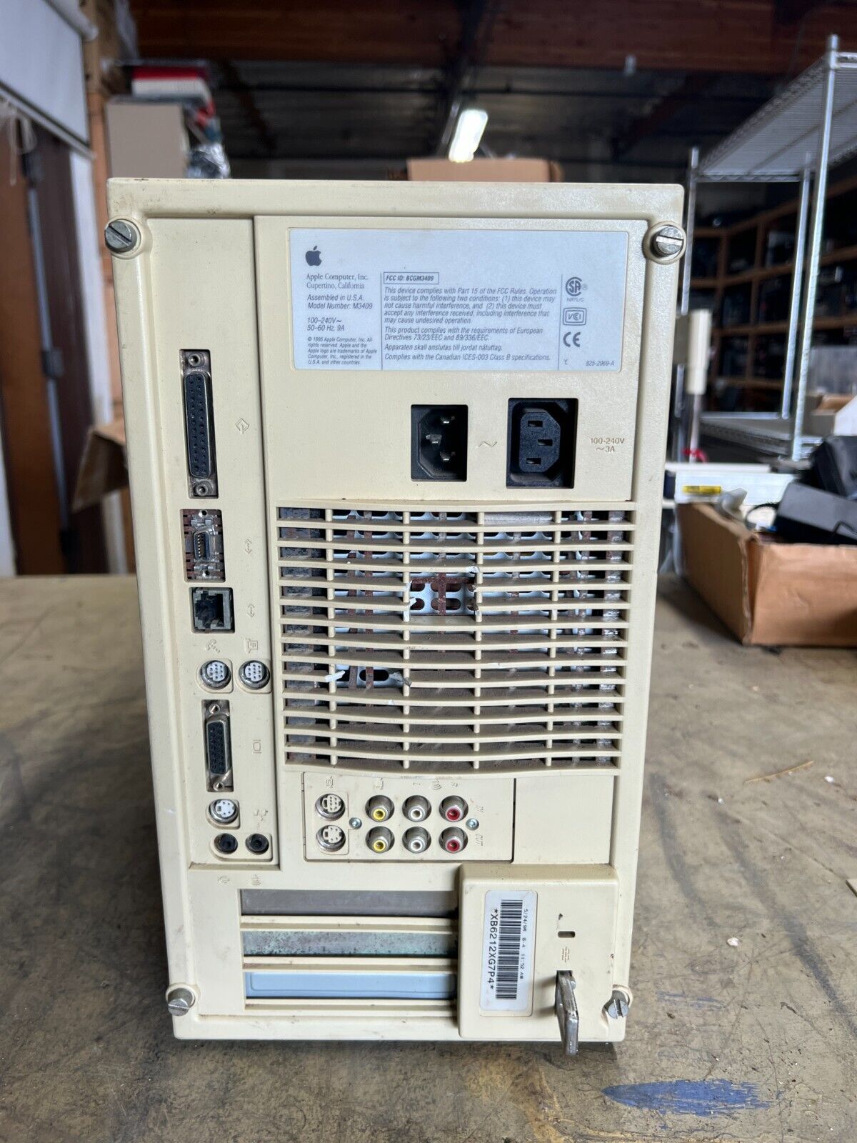 Apple M3409 Power Macintosh Computer 8500/180 Desktop Power PC READ