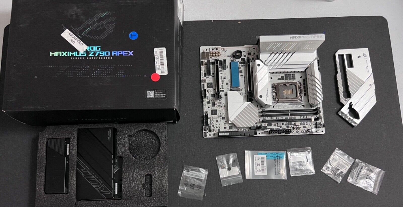 As-is Damaged ASUS ROG MAXIMUS Z790 APEX Motherboard