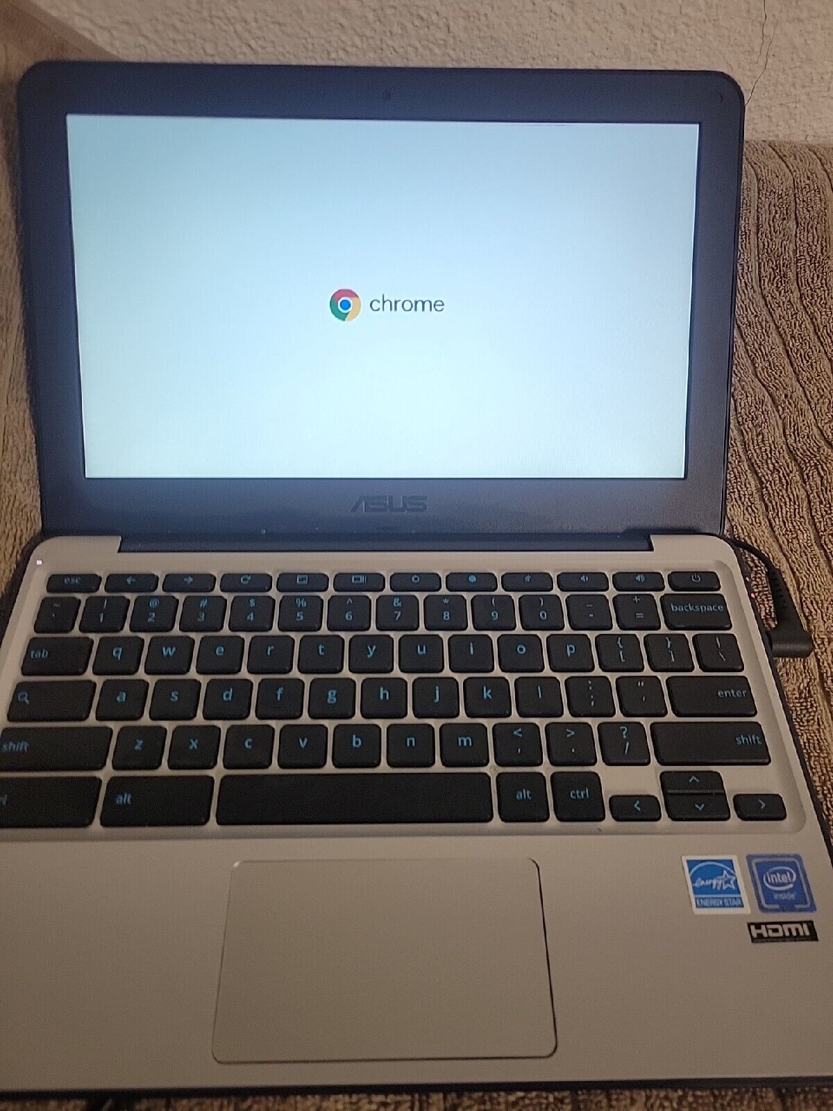 ASUS Chromebook C202S In Great Condition with Original Power Cord Lightly Used