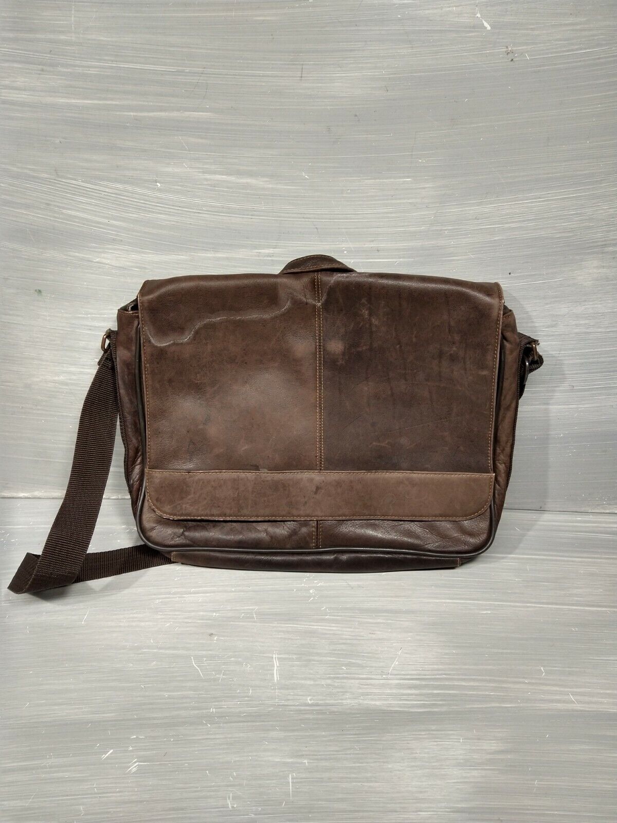Wilson\'s Leather Pelle Studio  Brown Messenger Cross Body Bag briefcase School