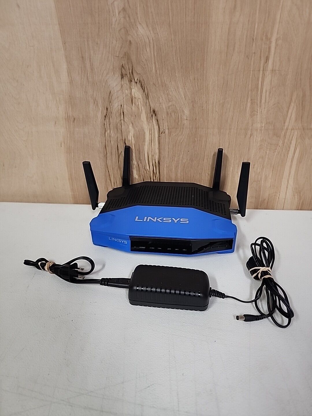 Linksys WRT1900AC 1300 Mbps 4 Port Dual-Band Wi-Fi Router Untested 