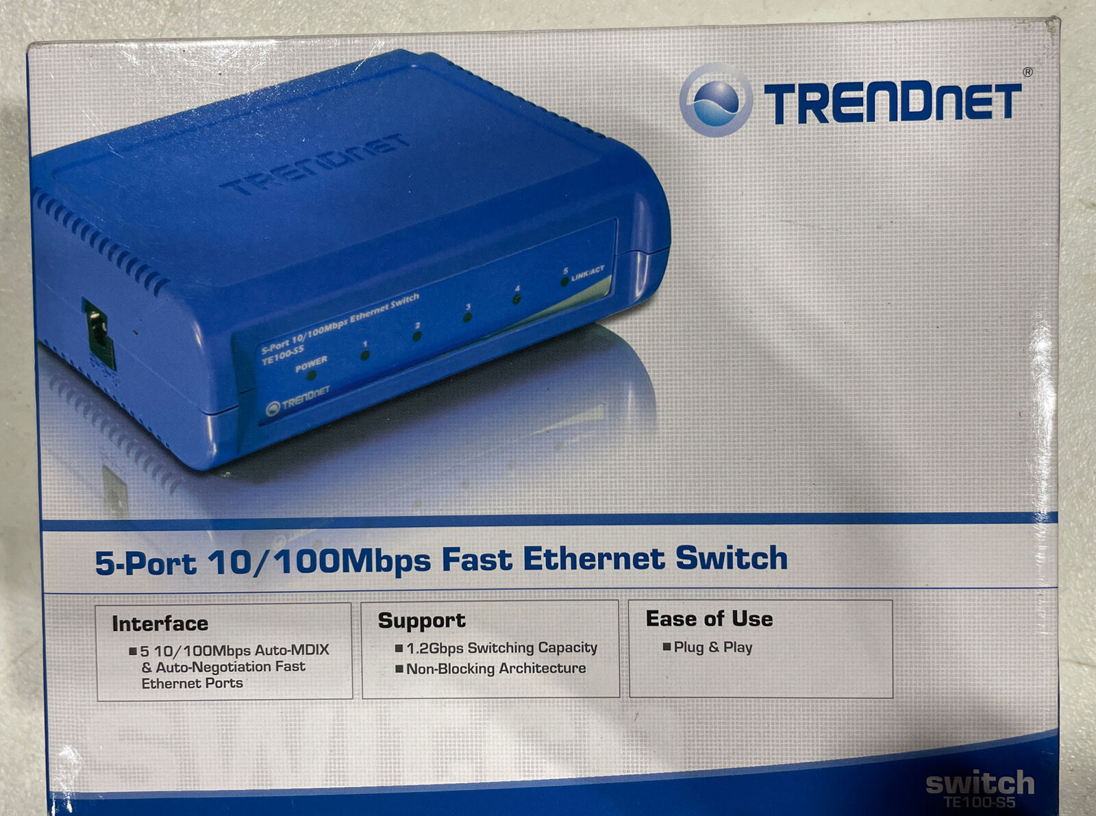 TRENDnet  5-Port 10/100Mbps Fast Ethernet  Switch. Plug & Play 1.2Gbps Switching