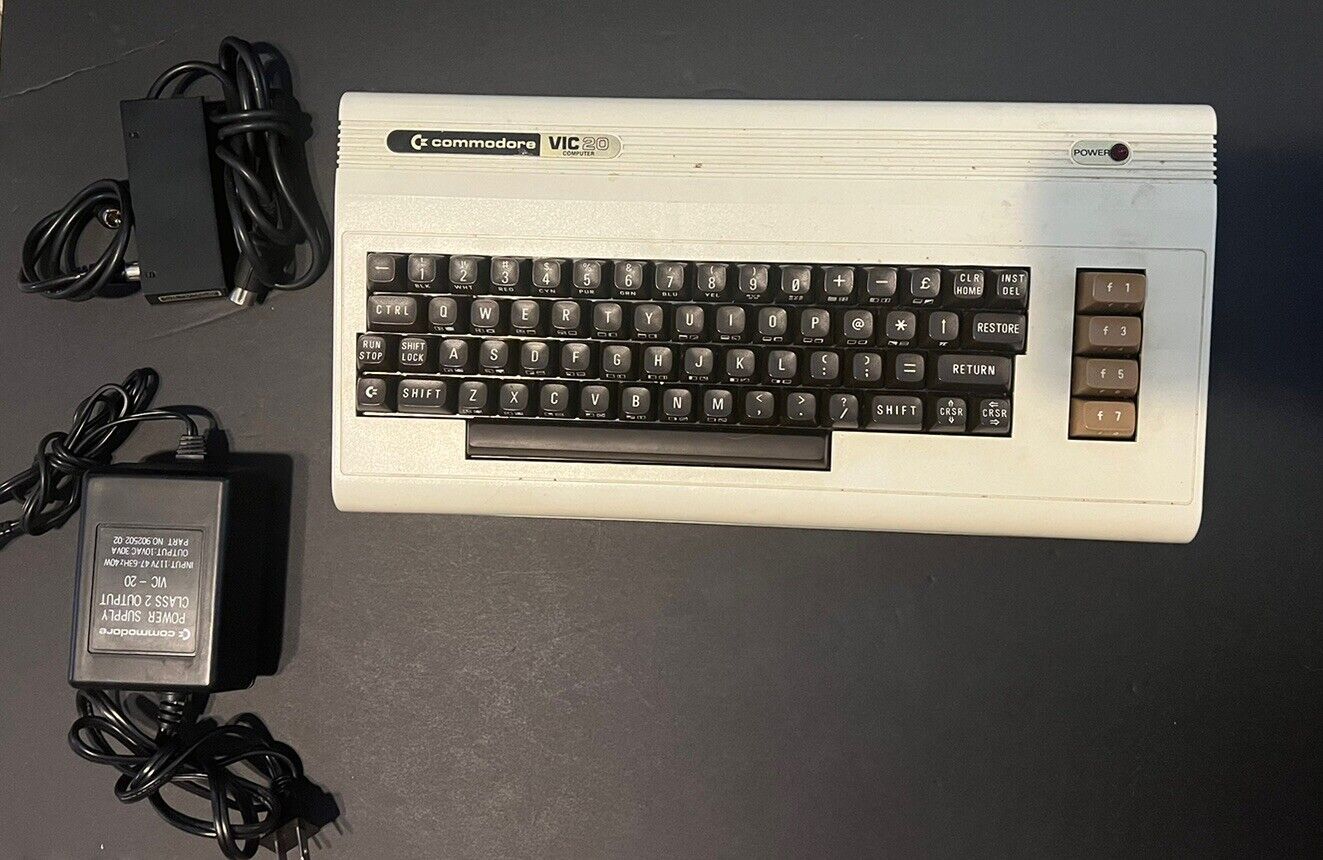 Commodore VIC-20 Computer With Original Box 1980s