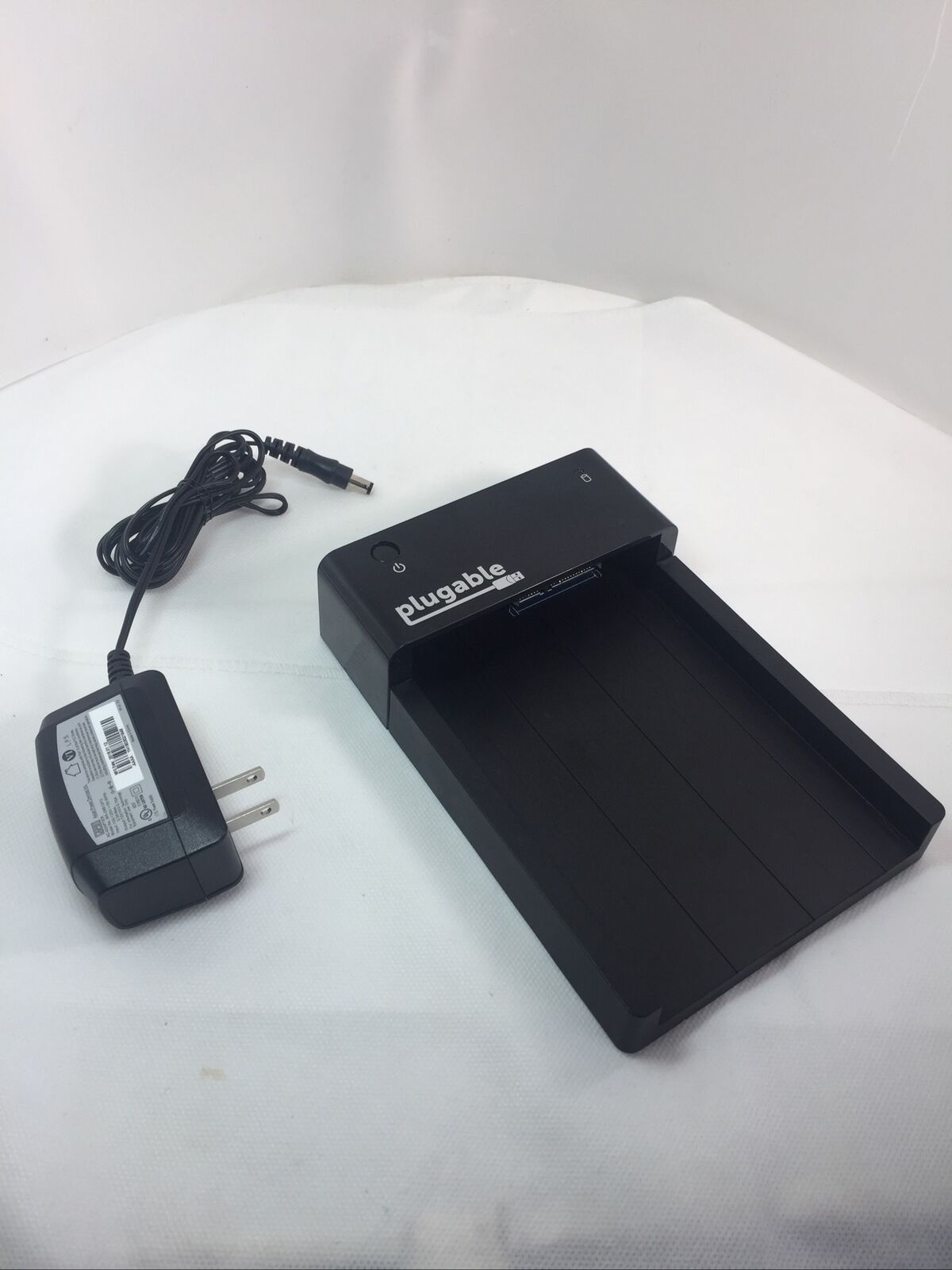 The Plugable USB3-SATA-UASP1  USB 3.0 3.5”/2.5” SATA HDD Docking Station