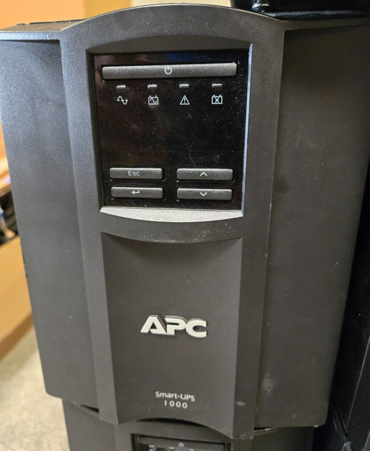 APC Smart-UPS 1000 Uninterruptible Power Supply 8 Outlets (NO BATTERIES)