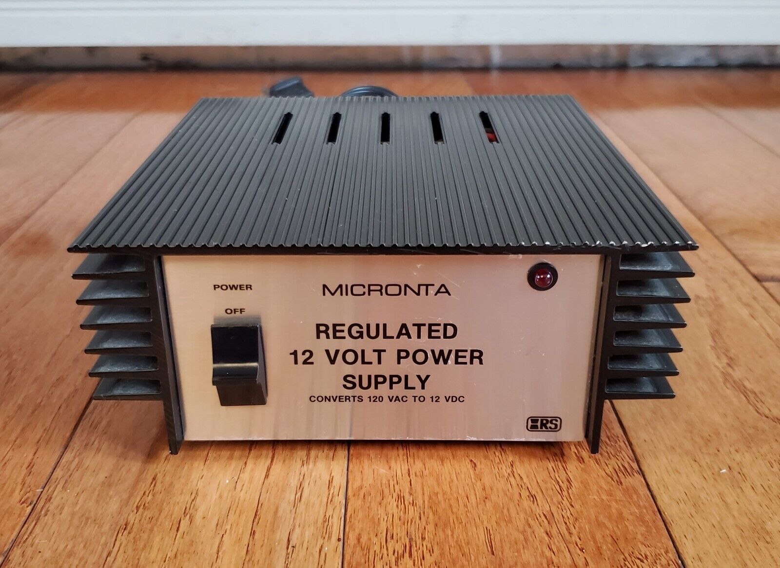 Micronta Radio Shack Regulated 12V Power Supply 120 VAC, 60Hz 22-120A