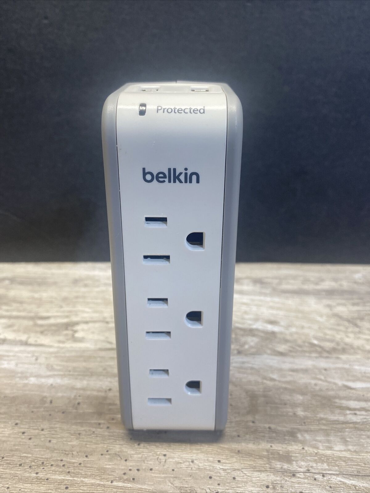 Belkin SurgePlus USB Swivel Surge Protector and Charger (power strip and USB)