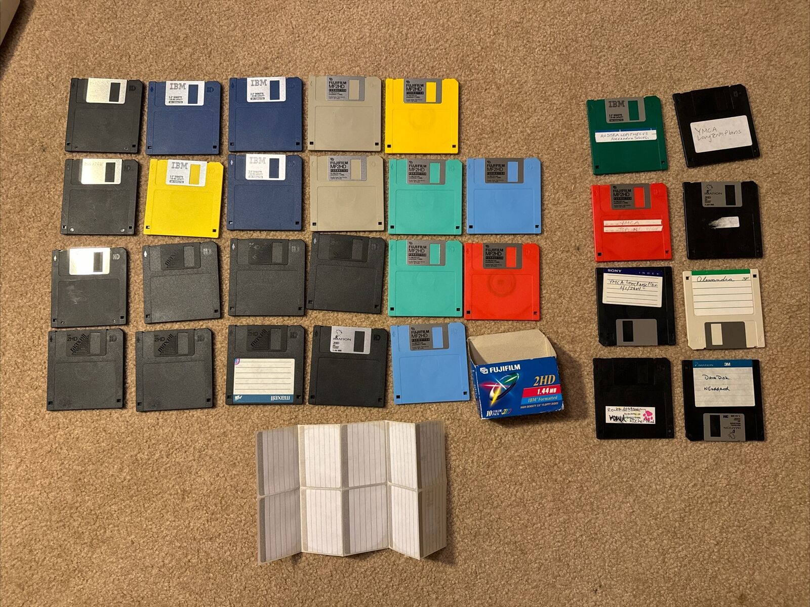 Lot of 30 3.5” Floppy Disks Diskettes FUJIFILM IBM SONY MAXELL Used & Unused