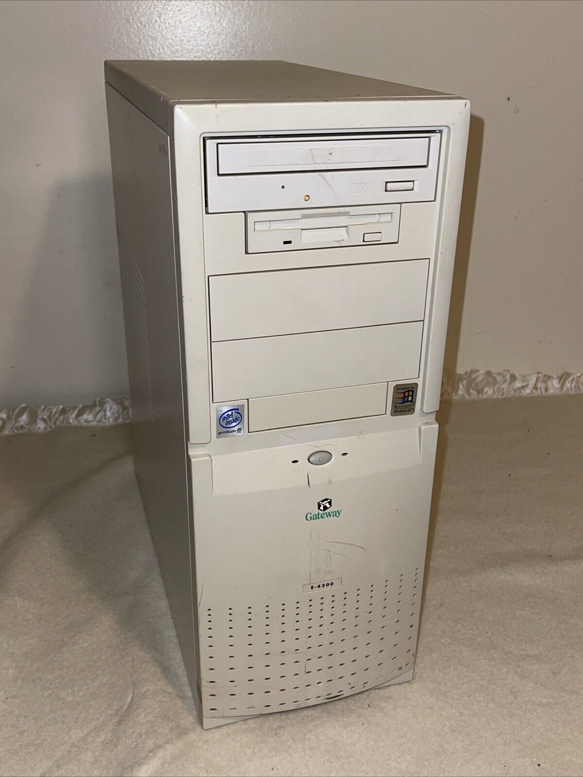 Gateway Gateway TBR E-4200 Pentium III 450MHz 128MB RAM Vintage Desktop Computer