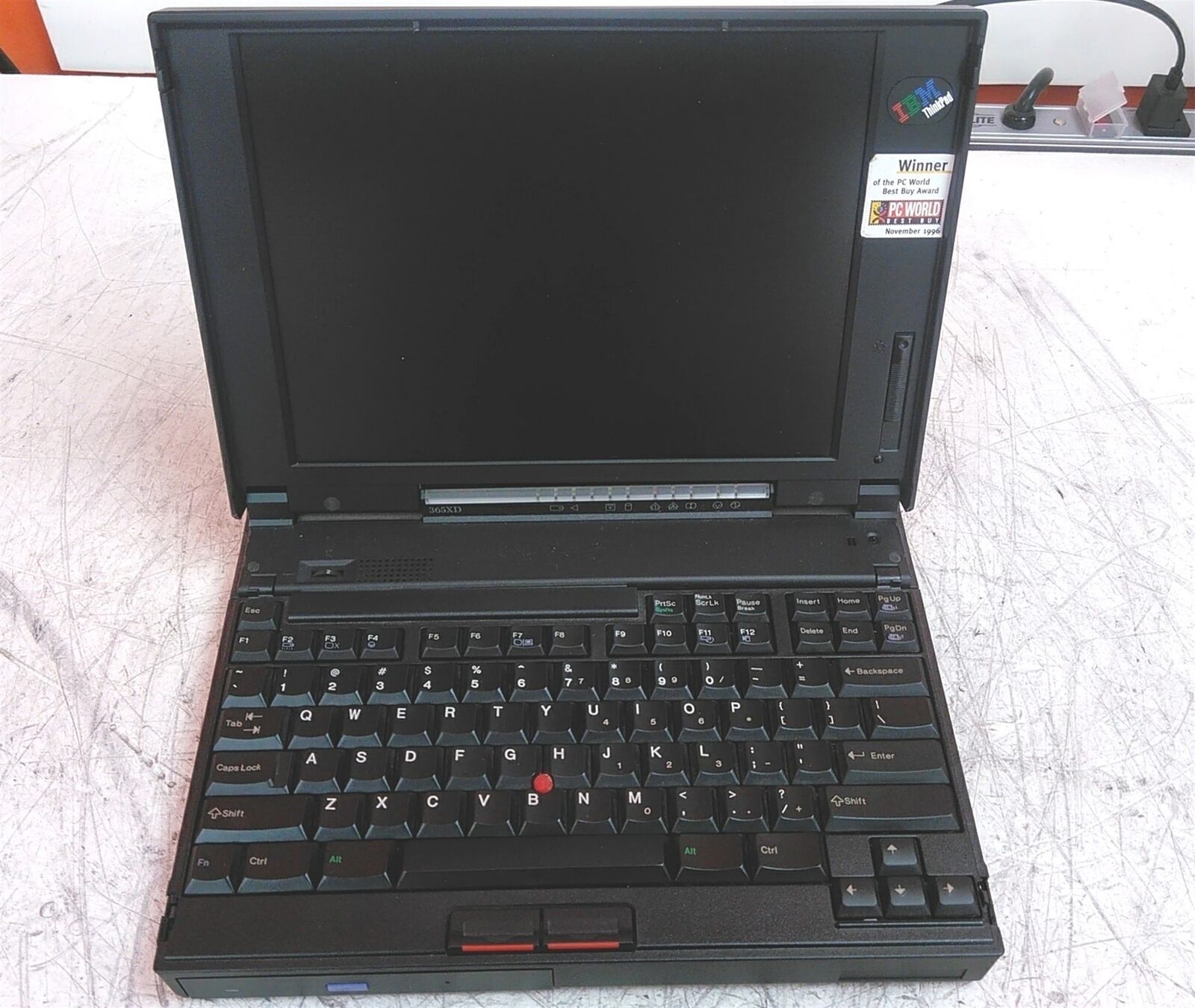 IBM ThinkPad 365XD Retro Laptop Intel Pentium 40MB 0HD BAD Optical AS-IS