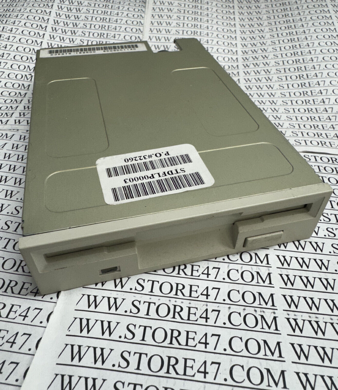 D359T6 Newtronics Mitsumi 3.5 1.44MB Internal Floppy Drive  white / beige Bezel