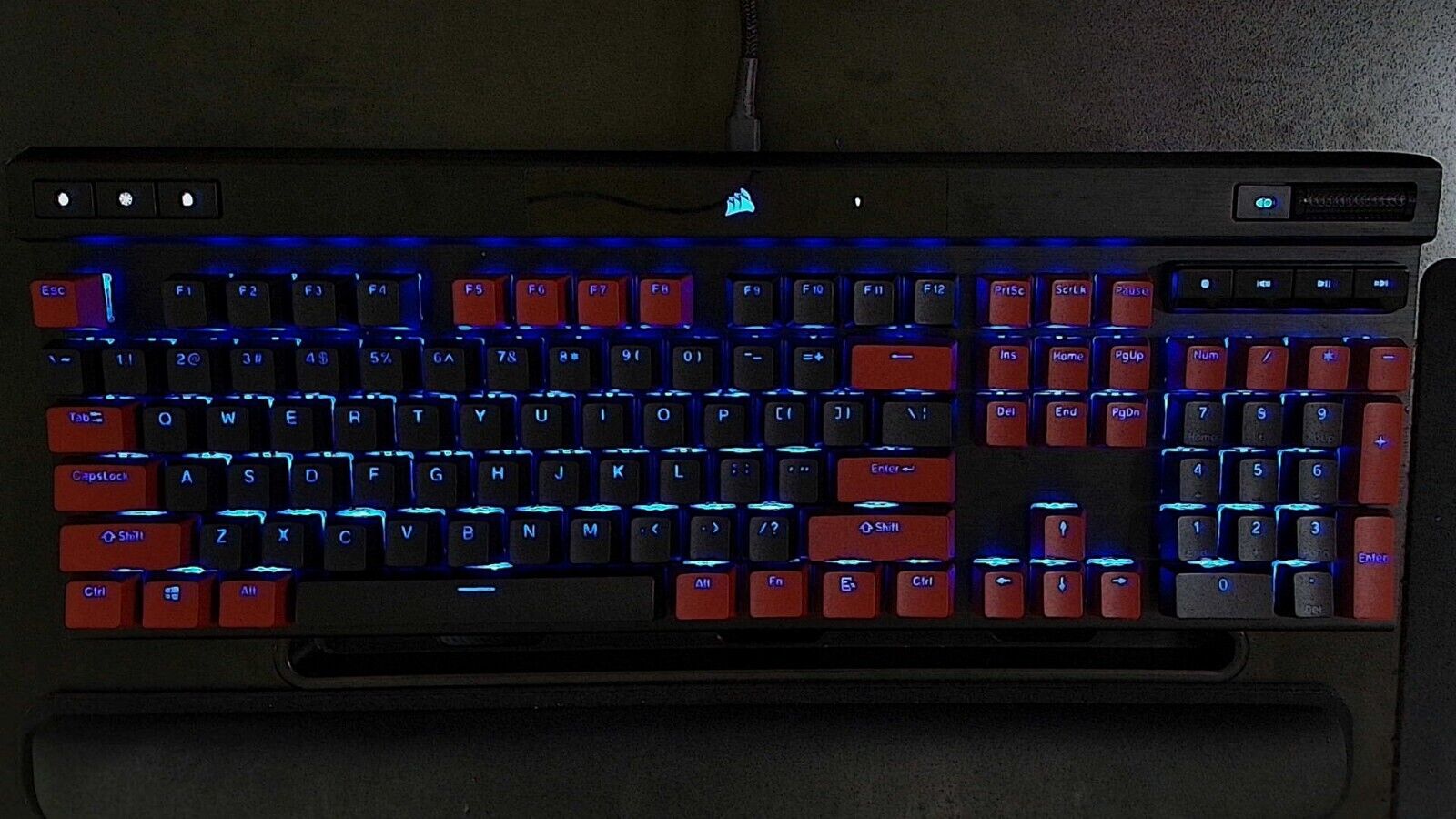(MODDED) CORSAIR K70 RGB PRO Mechanical Gaming Keyboard + DROP Skylight Keycaps