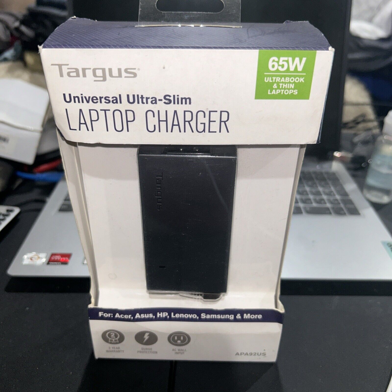 Targus APA92US 65W AC Ultra-Slim Universal Laptop Charger , only 3L tip included