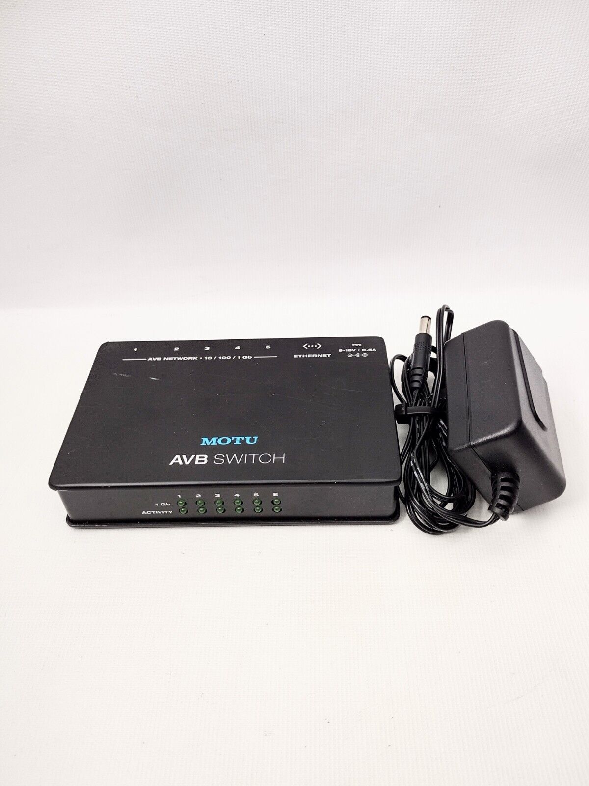 MOTU AVB Switch Five Port Audio Video Bridging Ethernet Switch