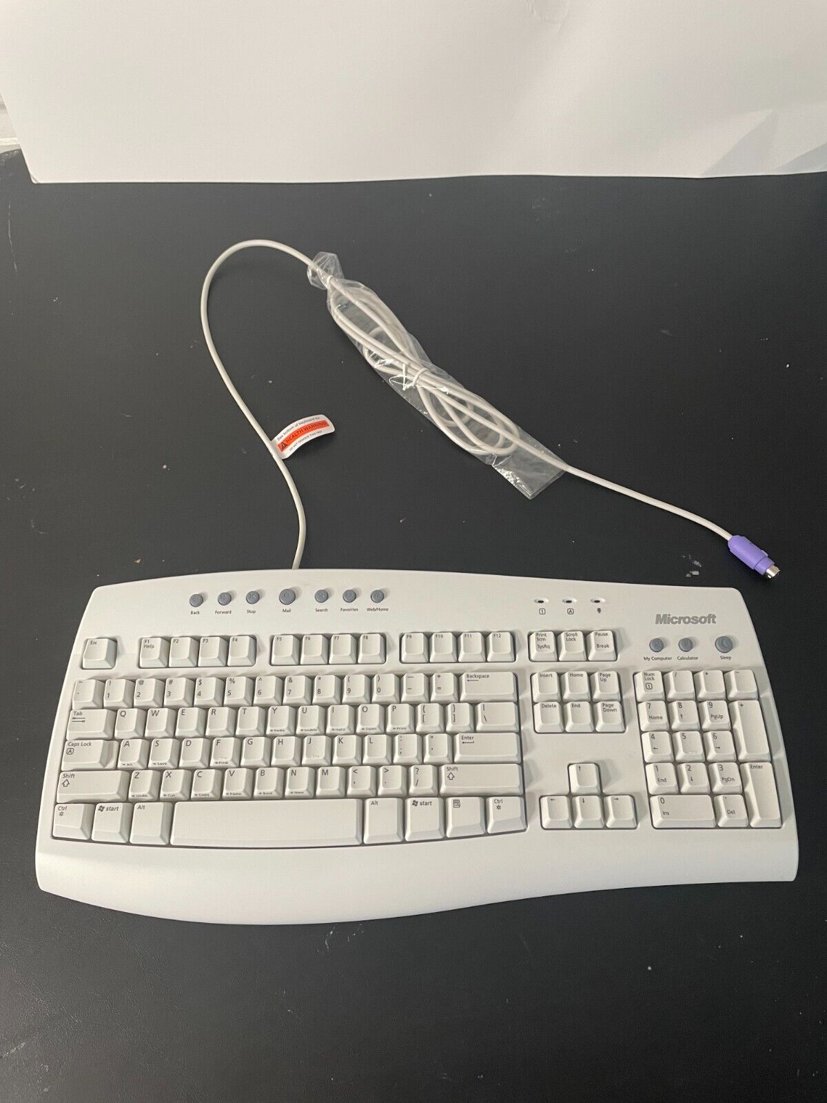 Microsoft Internet Keyboard (PS/2 Wired Connectivity) with Hotkey Support