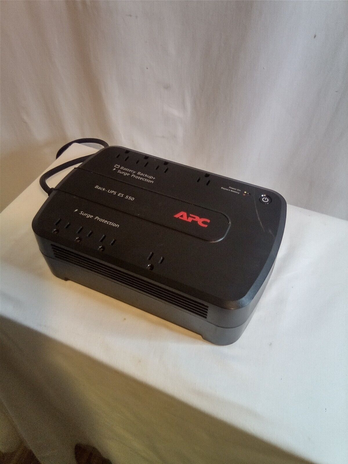 APC Back-UPS ES 550 Surge Protector 8 Outlet 550VA WITH BATTERY.. Works Great