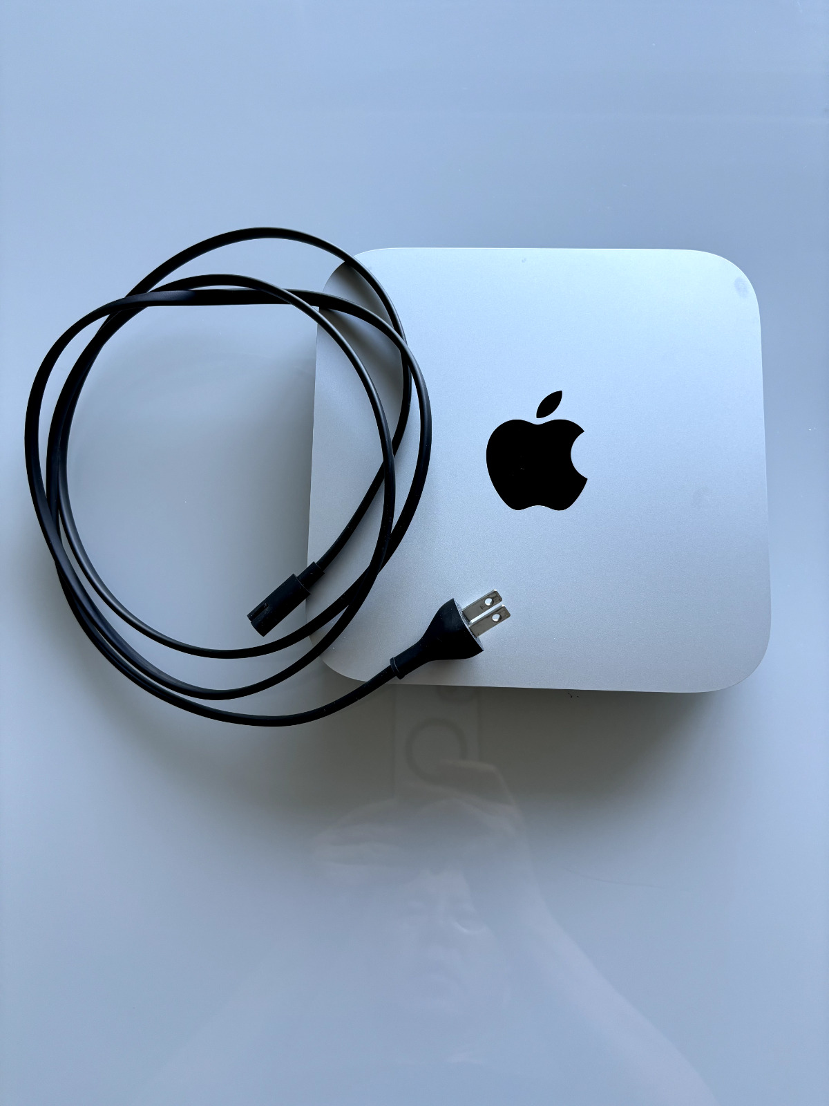 Apple Mac Mini (256GB SSD, M1 8-Core, 3 GHz, 8 GB RAM) - Silver, A2348 Used
