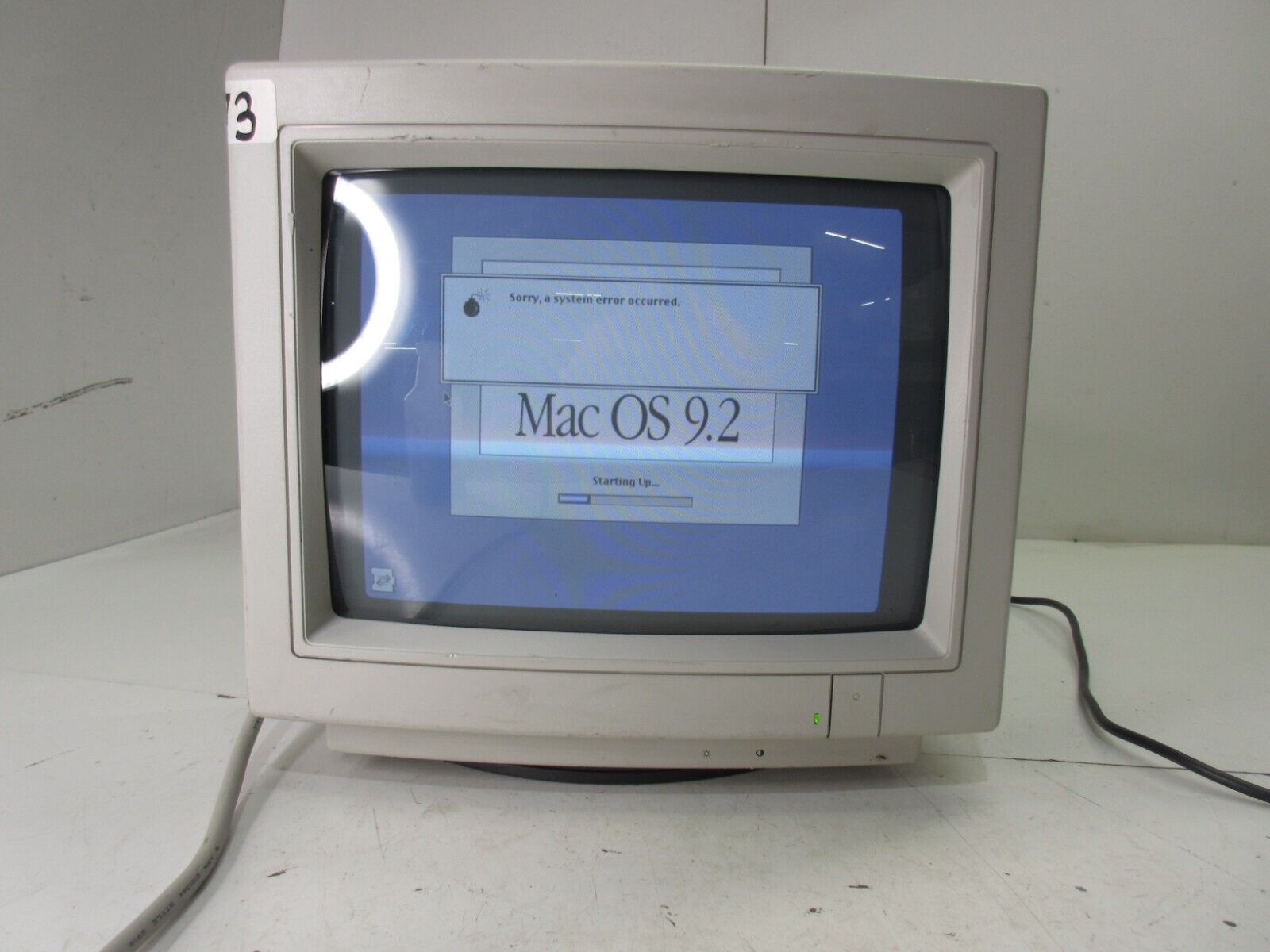 Vintage Apple M9102LL/B Performa Plus Display Computer Monitor Screen