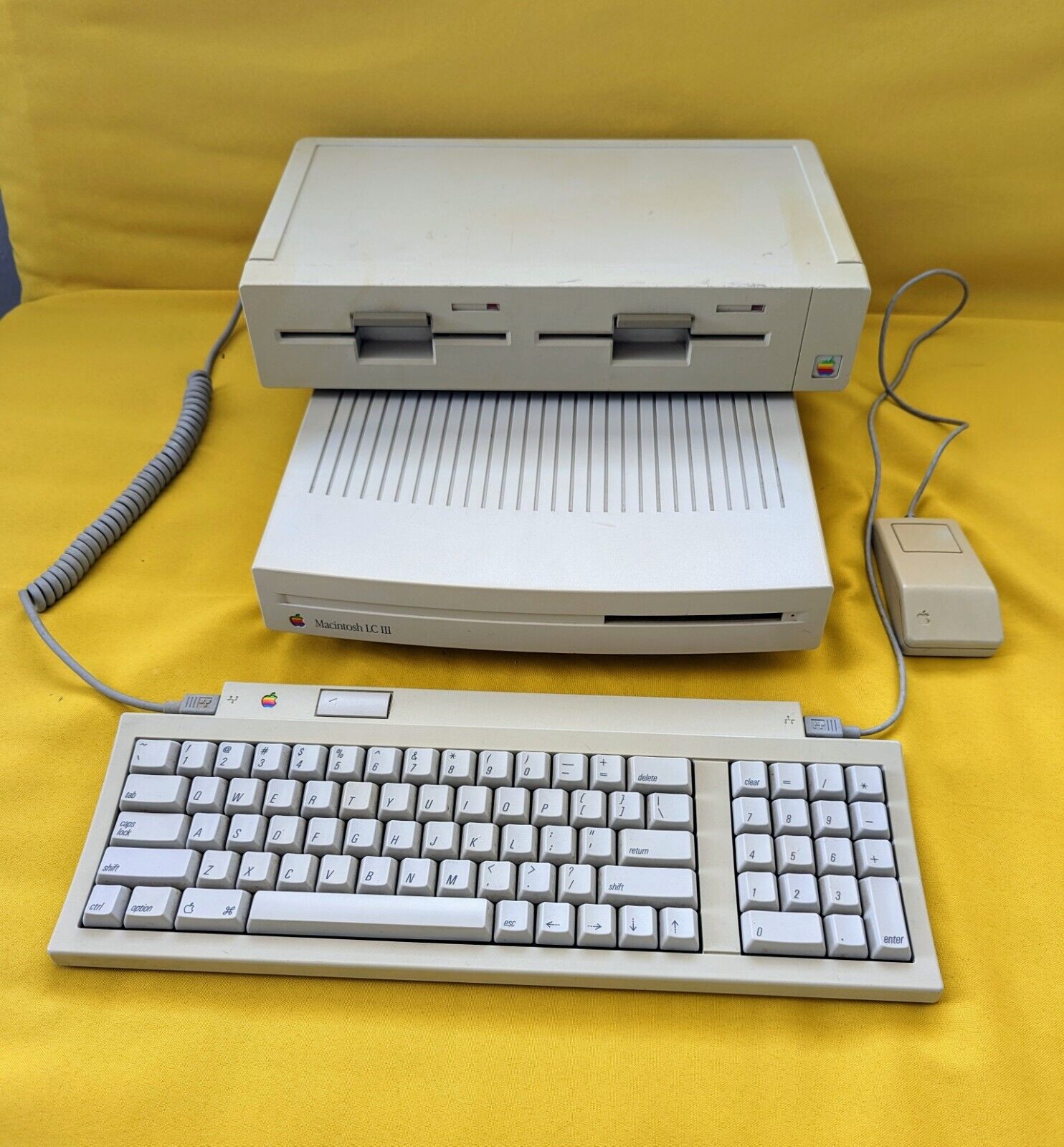 Apple Macintosh LC III with Duo Disk Drive, keyboard and mouse, Untested. AS-IS