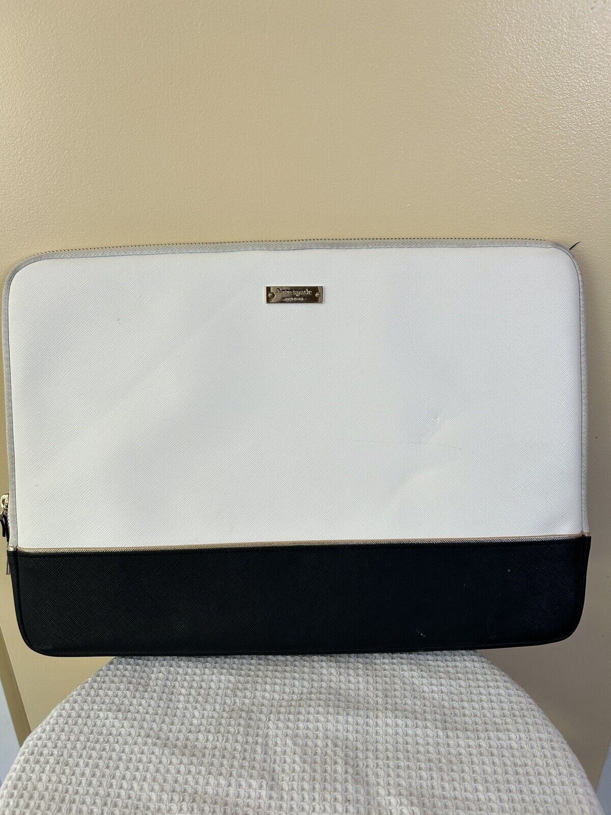 Kate Spade 15” Black/White Zip Around Padded Computer Case, Pre-Owned