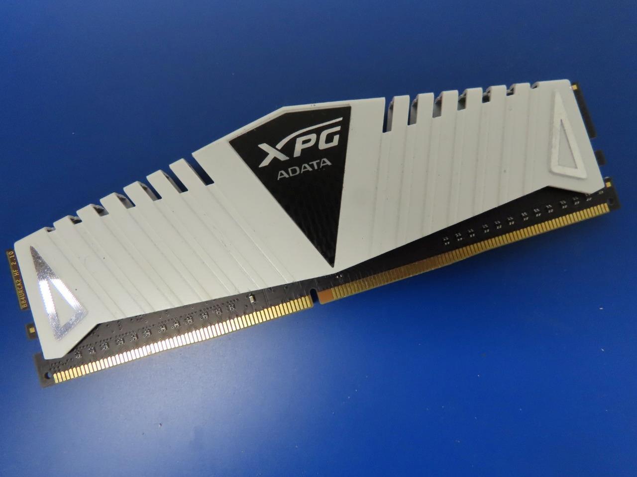 XPG Z1 8GB (1 x 8GB) DDR4 3000 (PC4 24000) Desktop Memory AX4U300038G16-BWZ